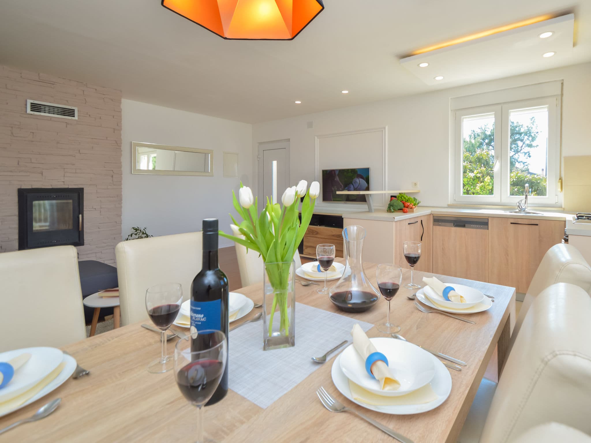 Kitchen / Dining Room