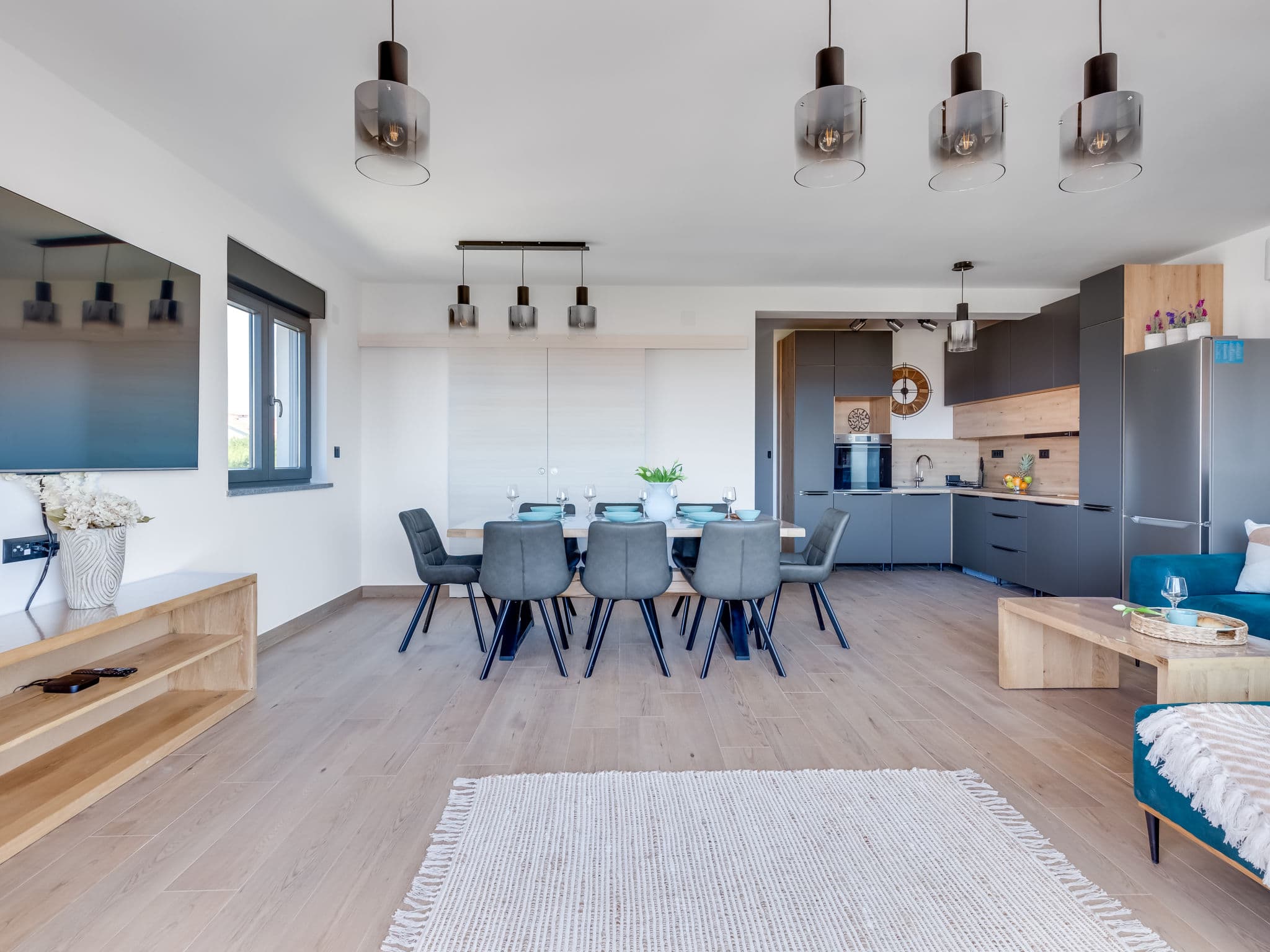 Kitchen / Dining Room