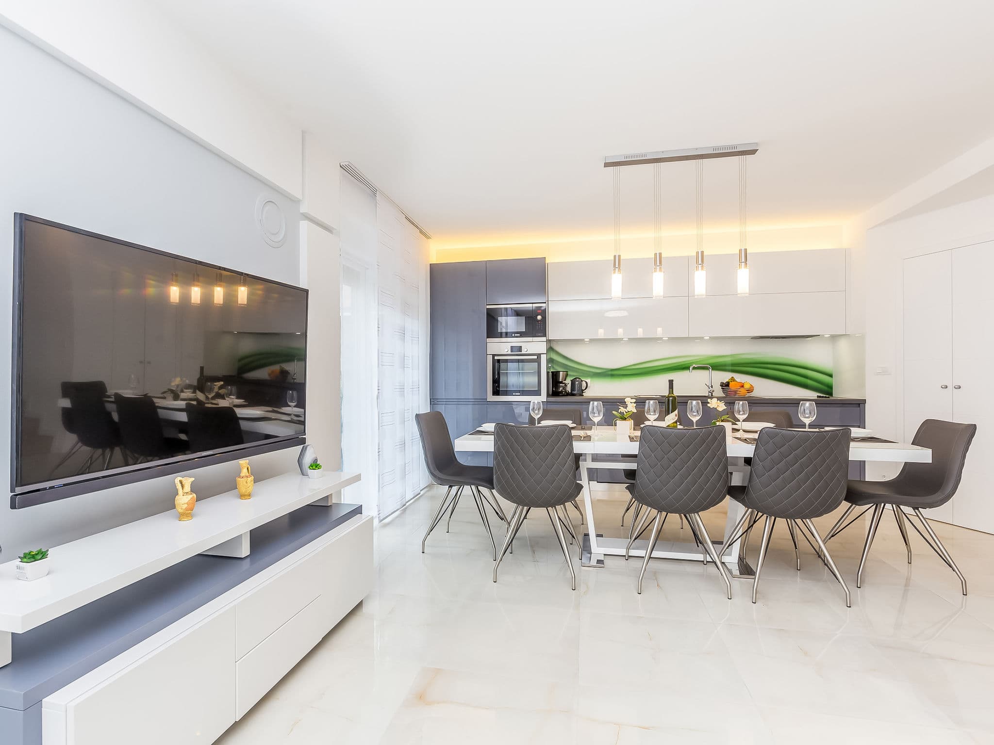 Kitchen / Dining Room
