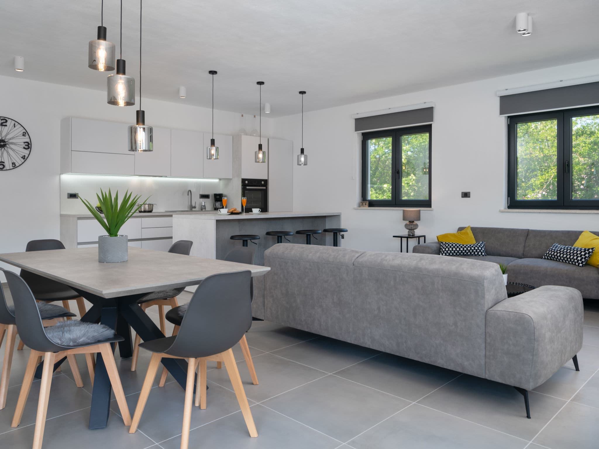 Kitchen / Dining Room