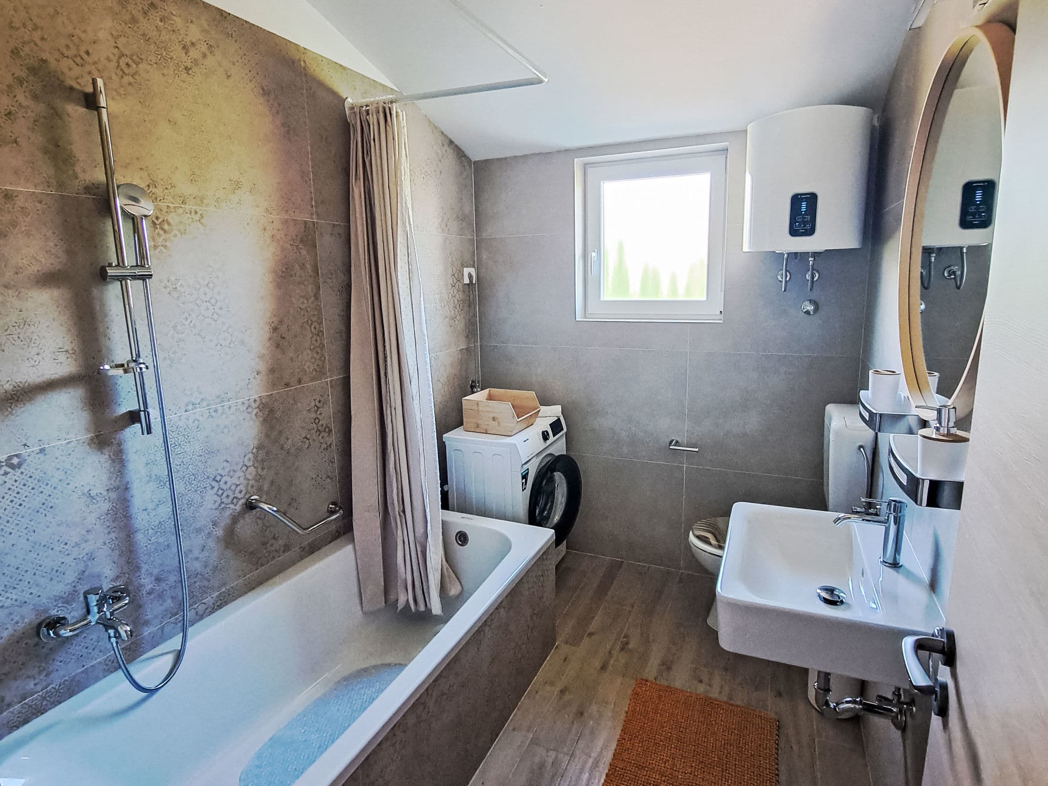 Bathroom / Wellness