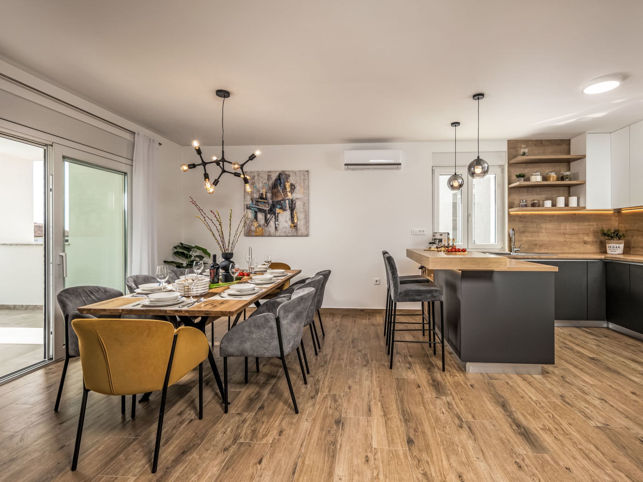 Kitchen / Dining Room