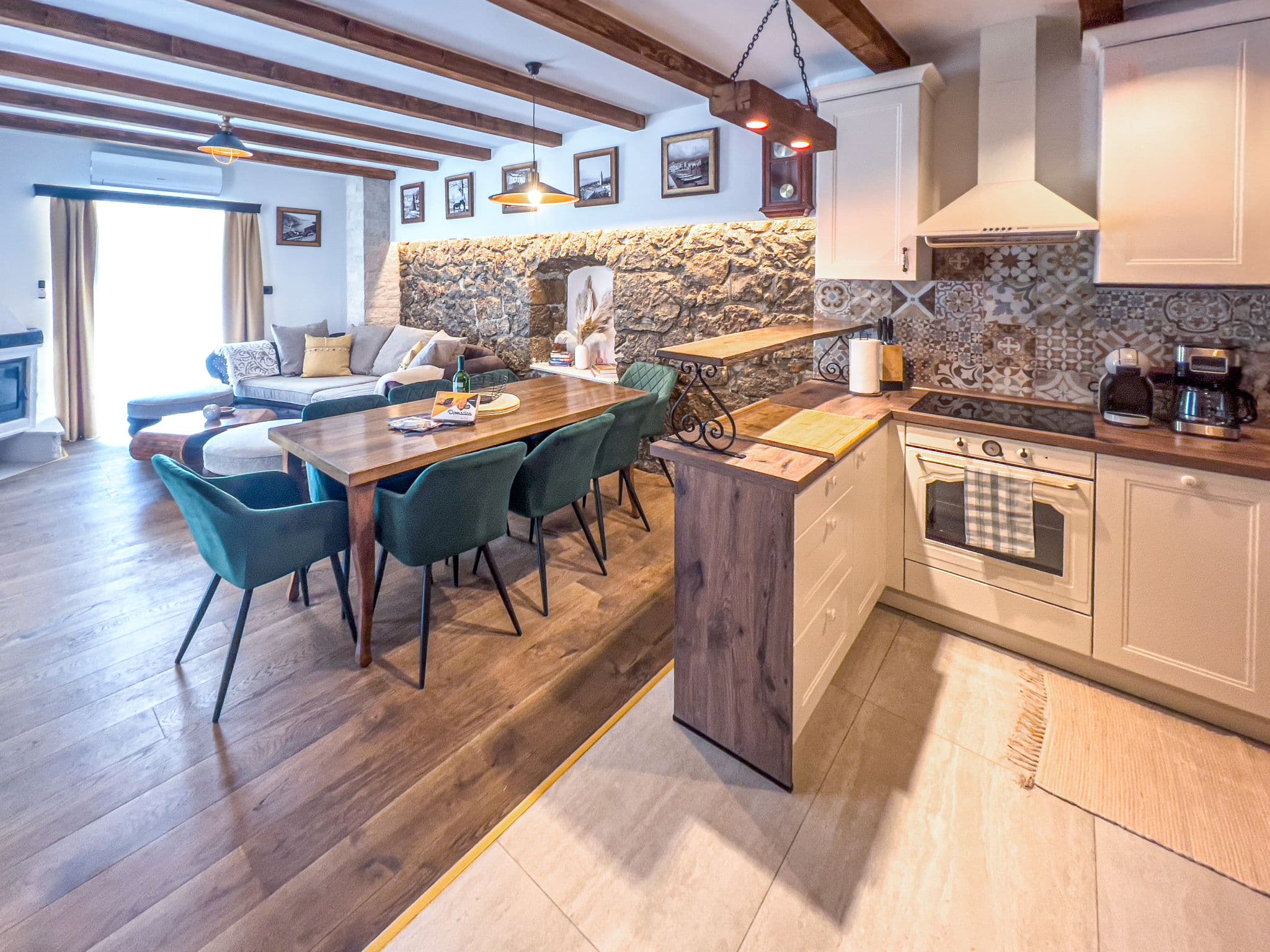 Kitchen / Dining Room