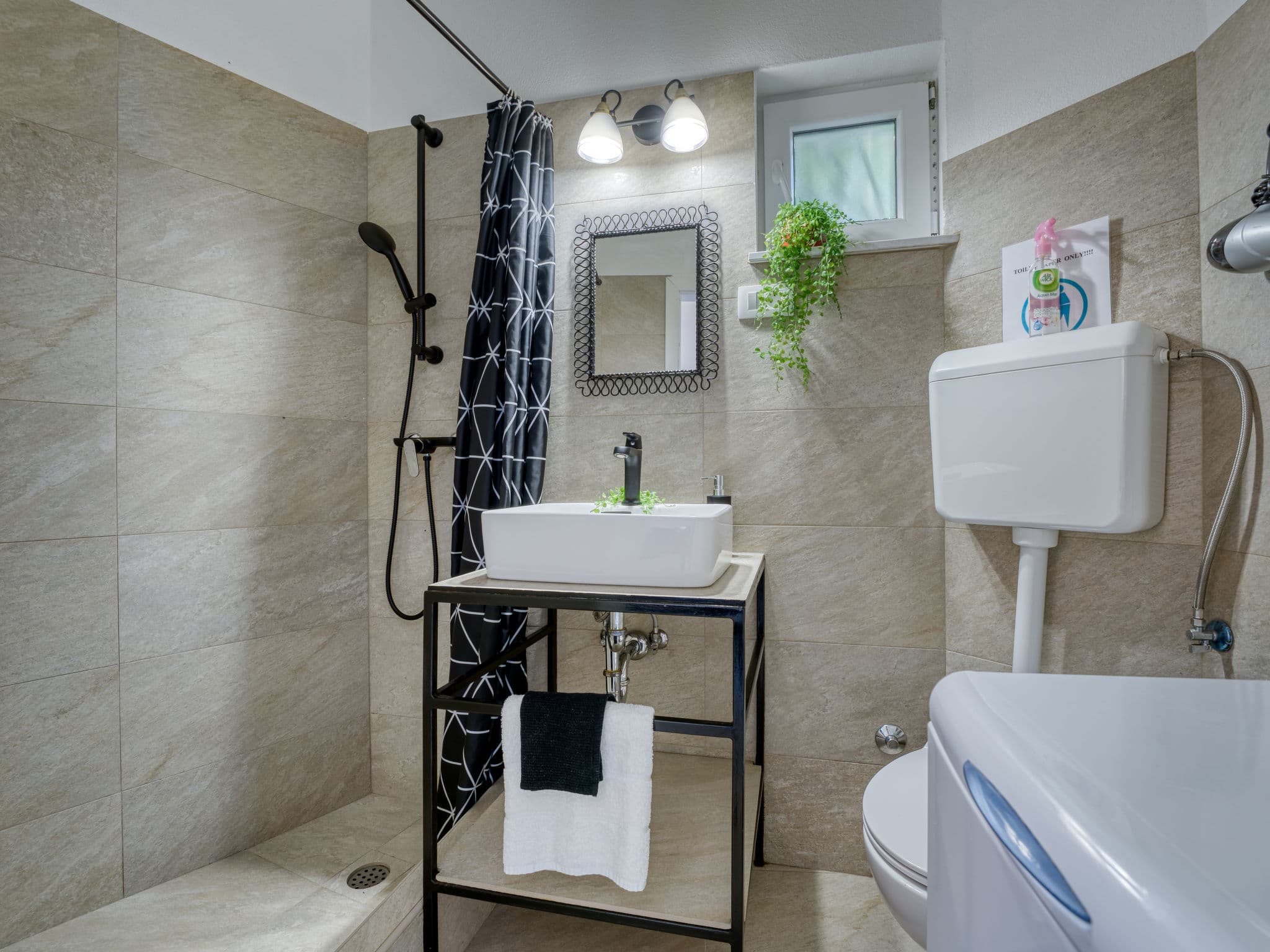 Bathroom / Wellness