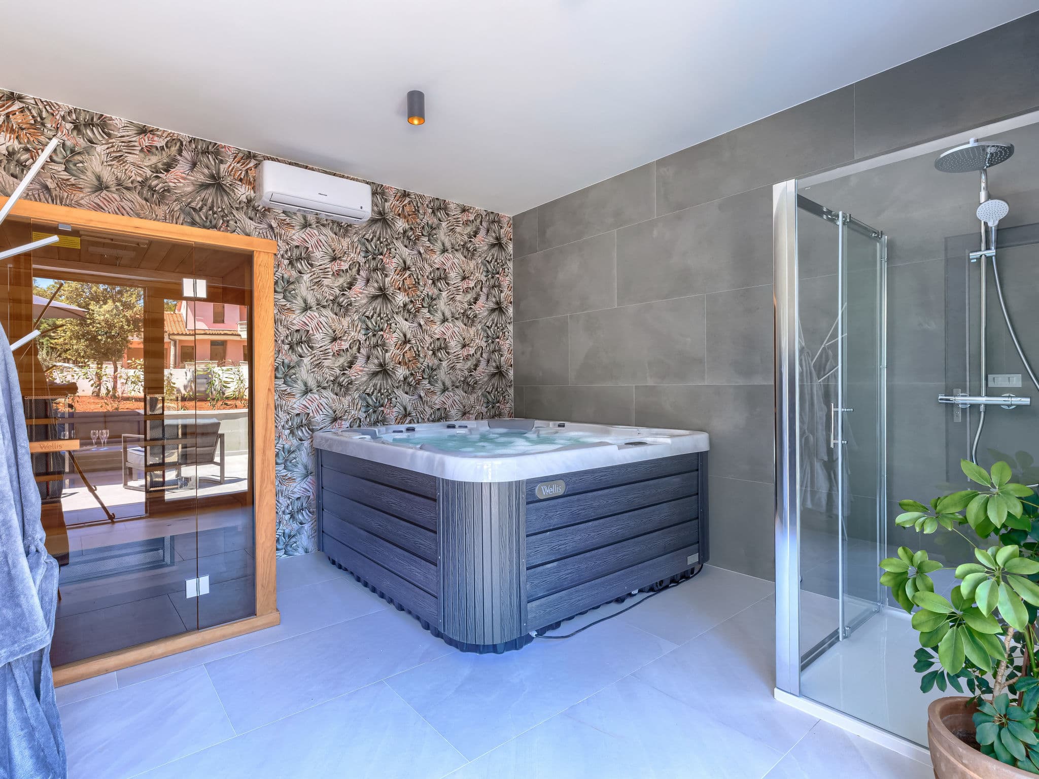 Bathroom / Wellness