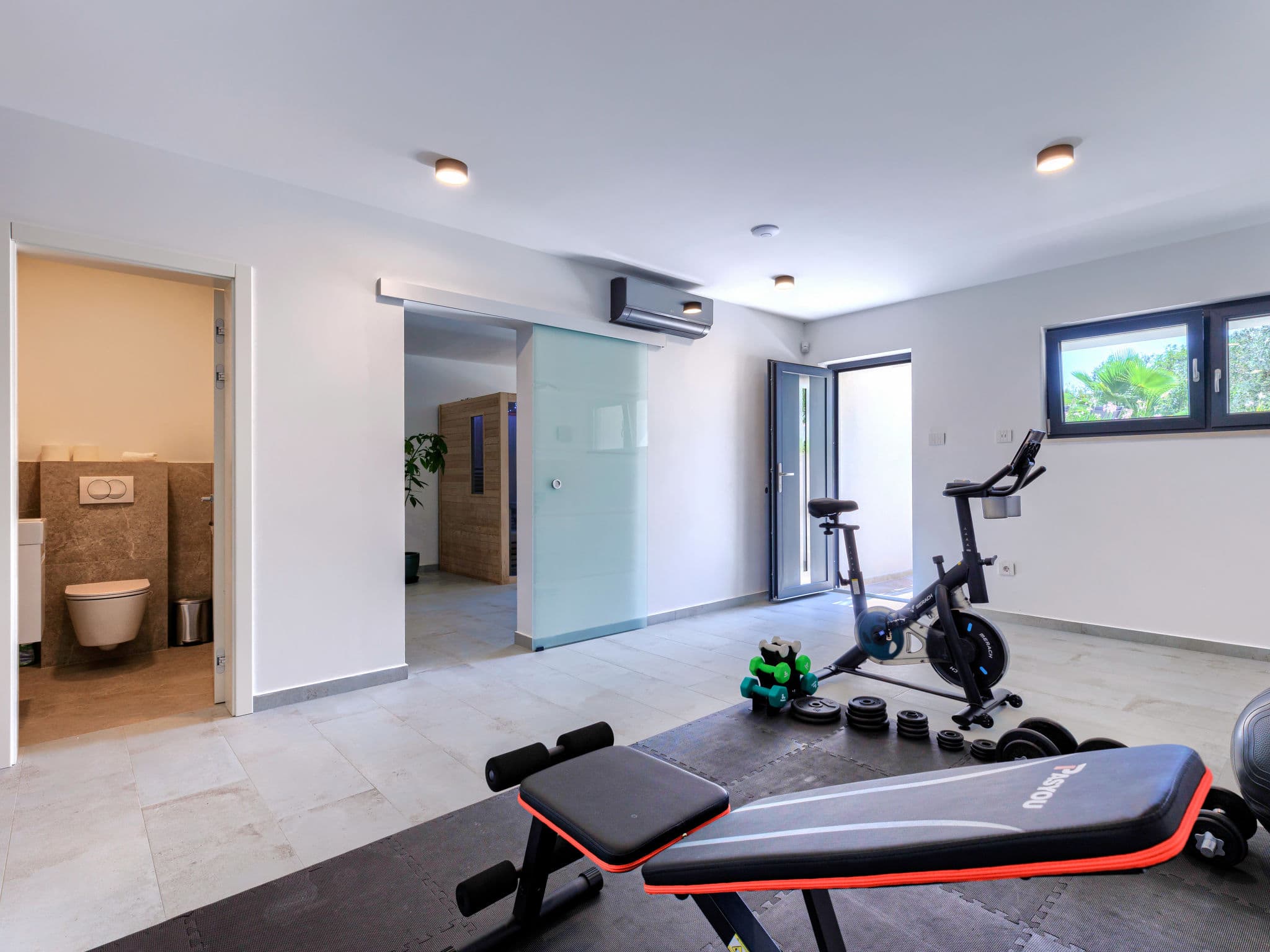 Bathroom / Wellness