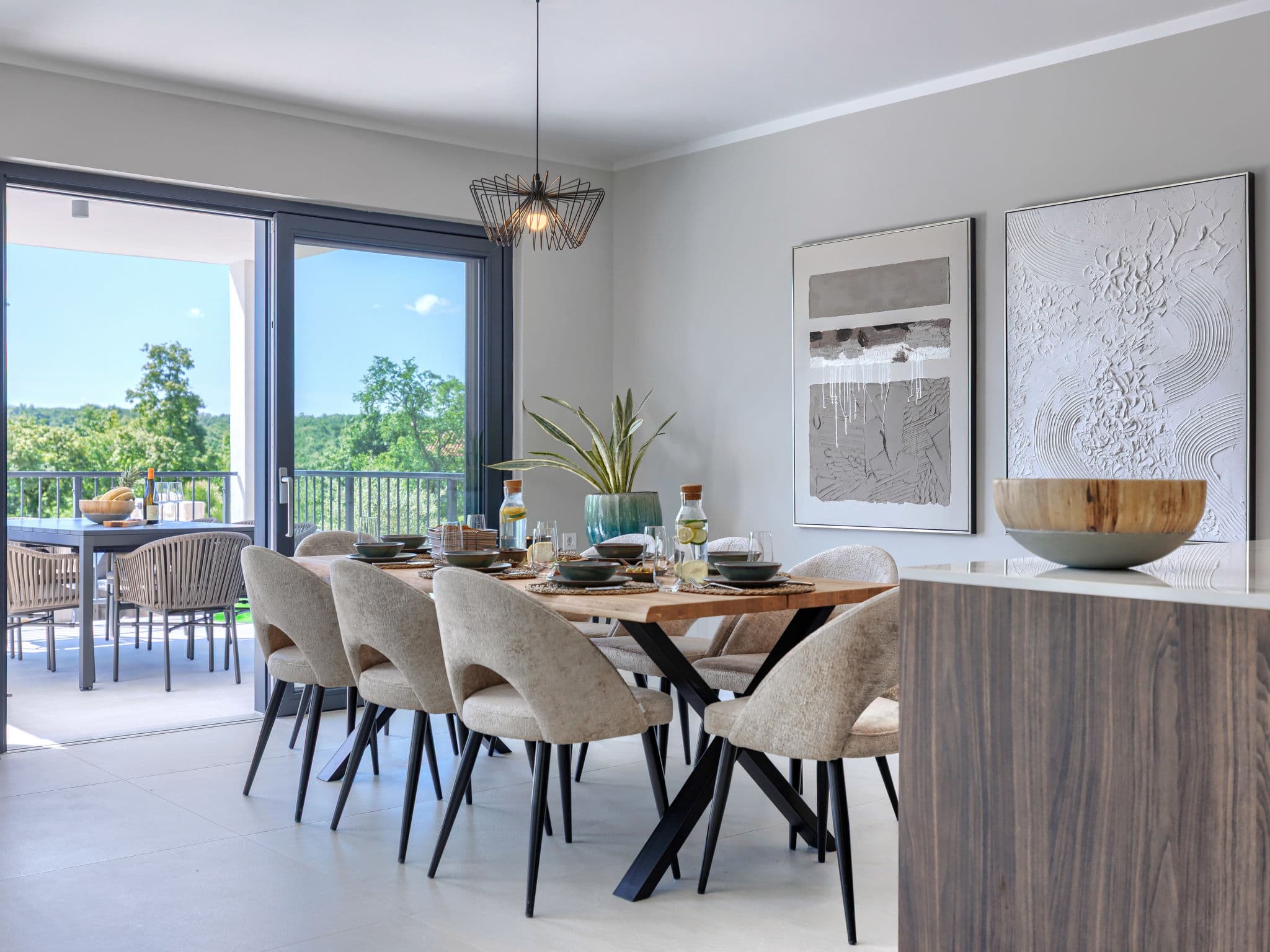 Kitchen / Dining Room