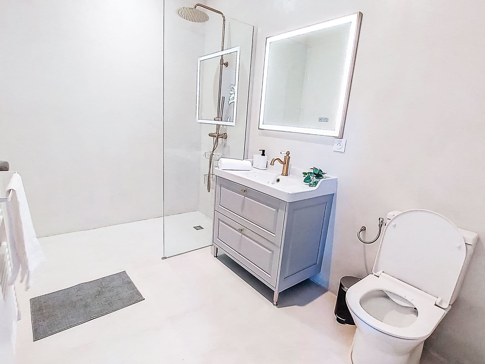 Bathroom / Wellness