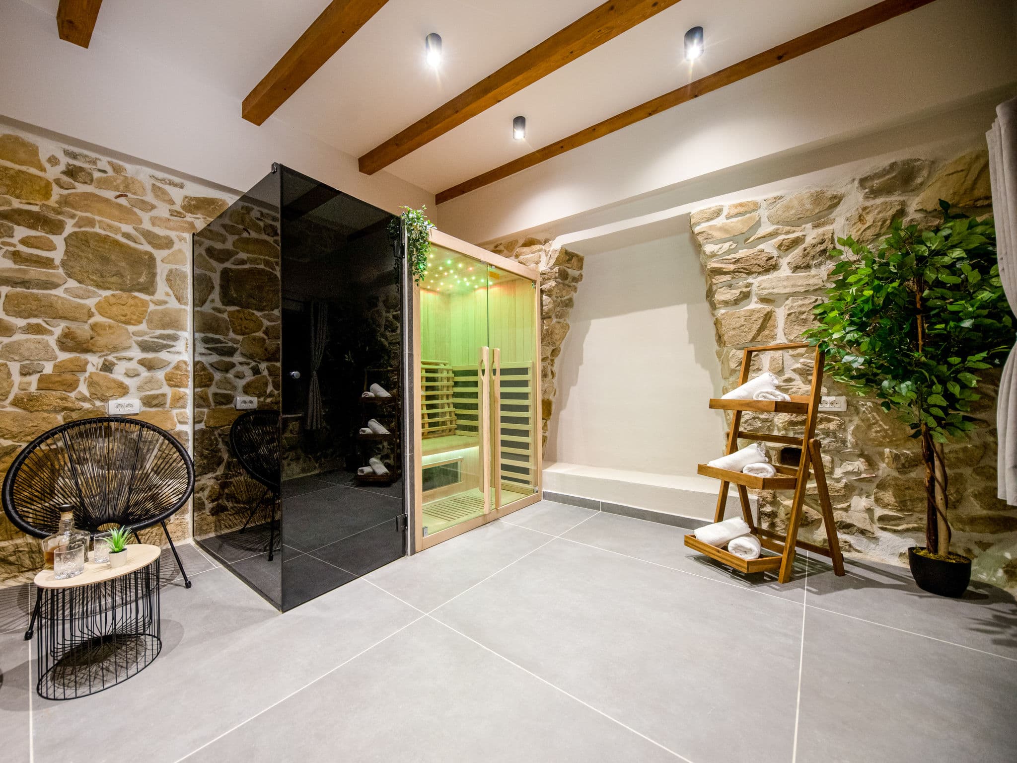 Bathroom / Wellness