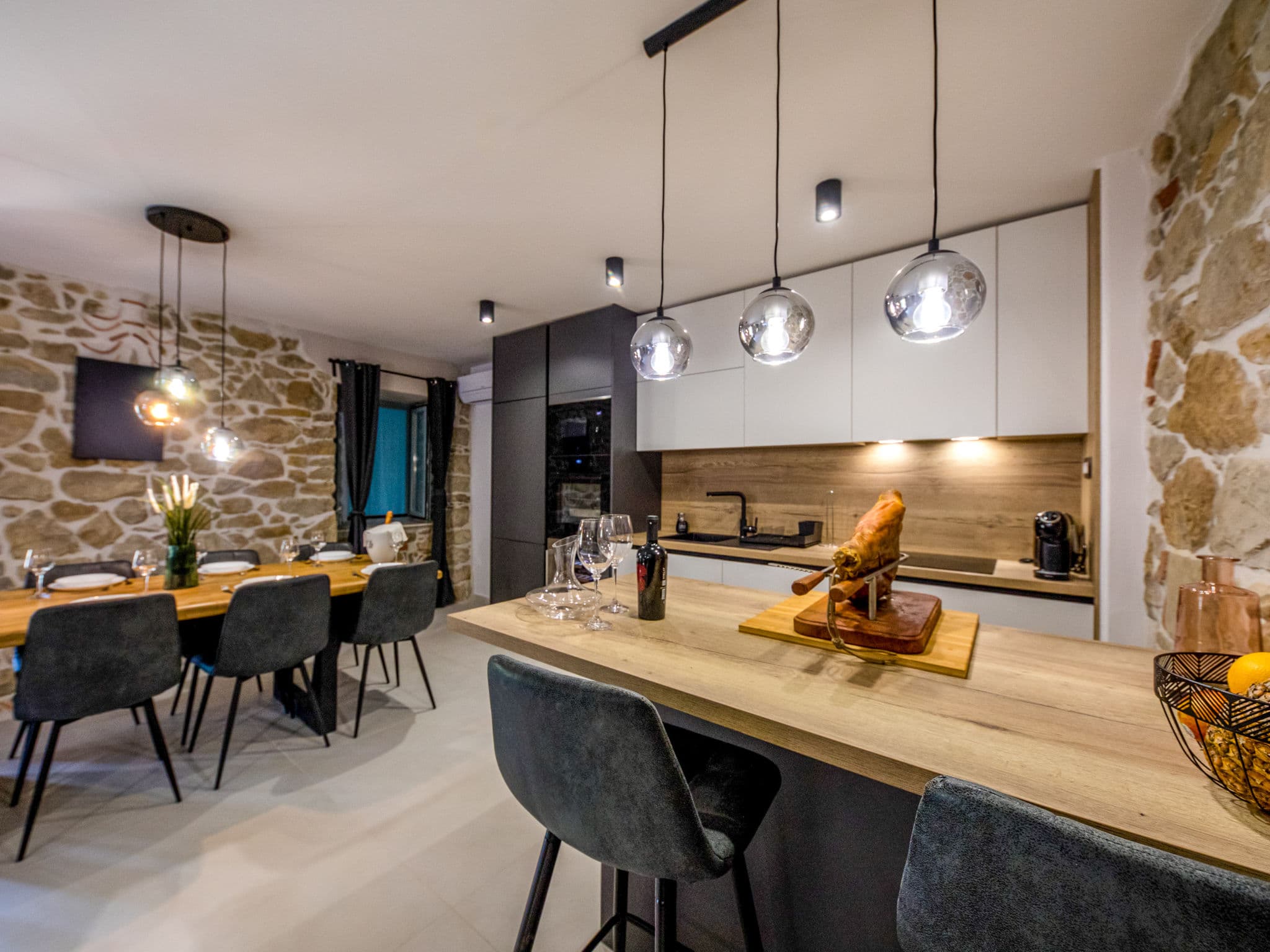 Kitchen / Dining Room