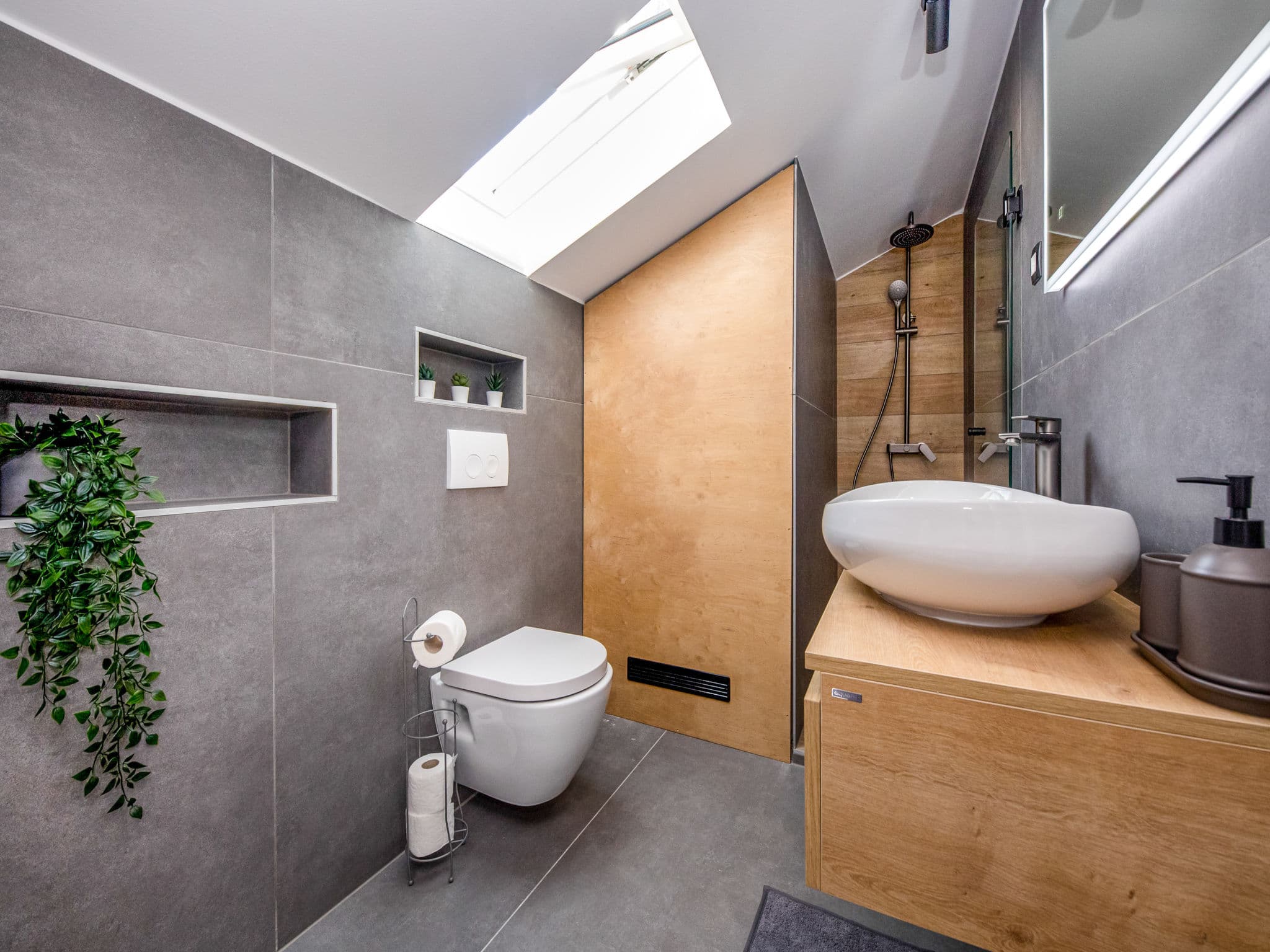 Bathroom / Wellness