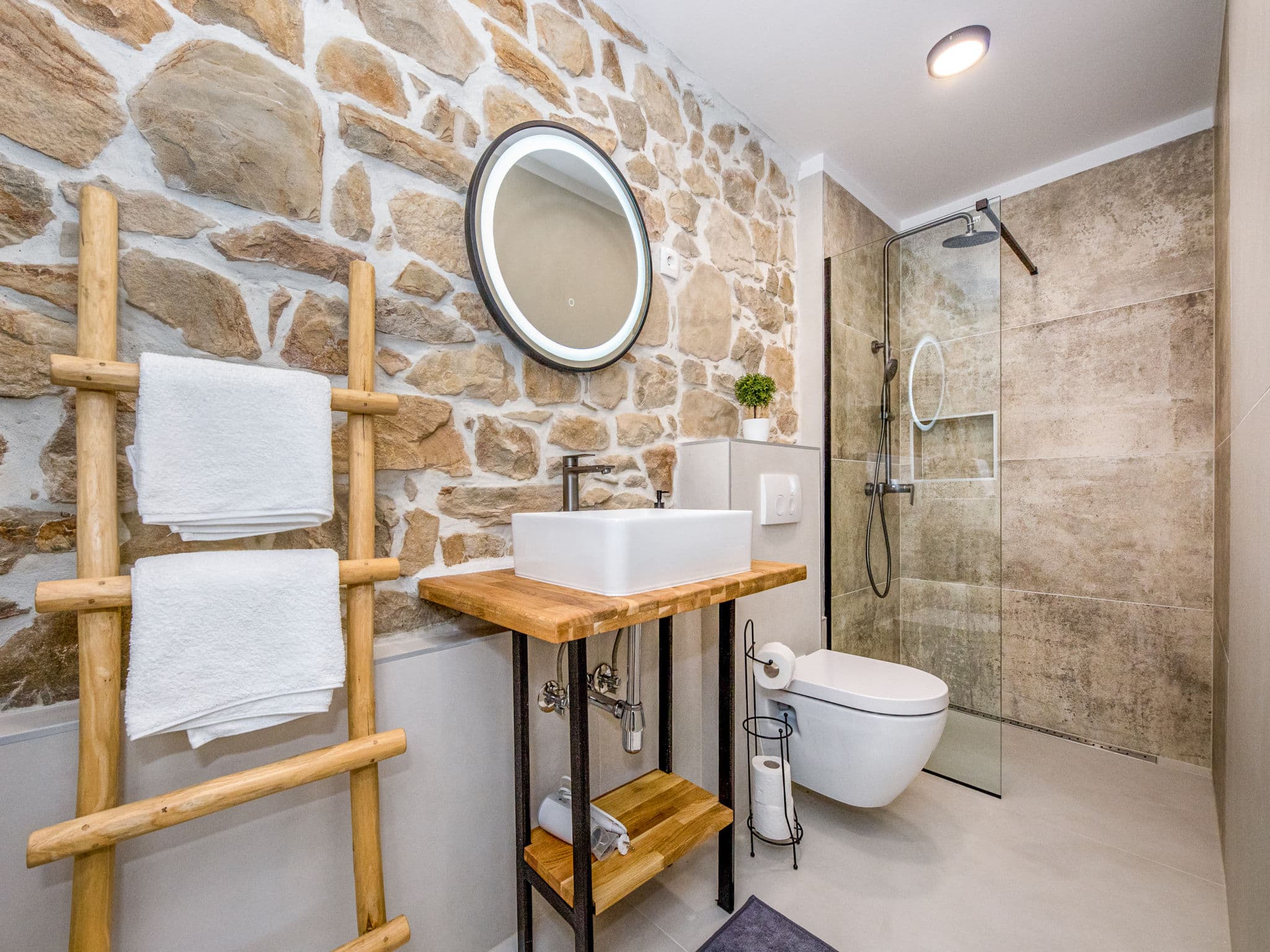 Bathroom / Wellness