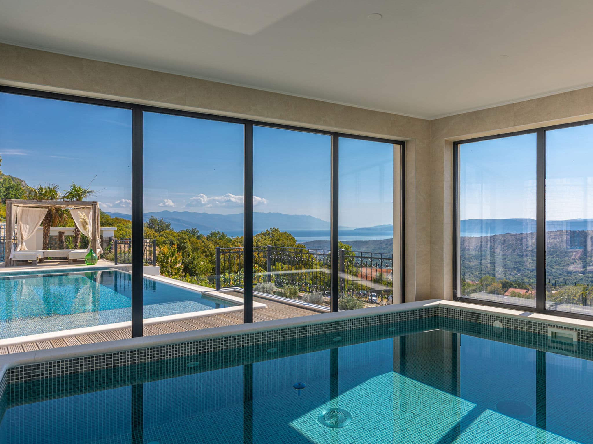 Pool Indoor
