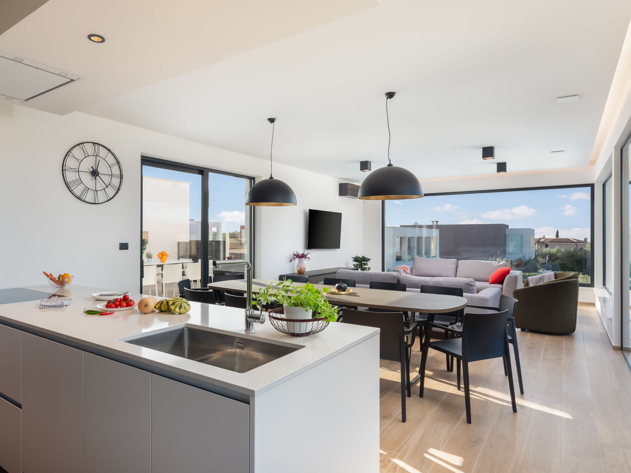 Kitchen / Dining Room
