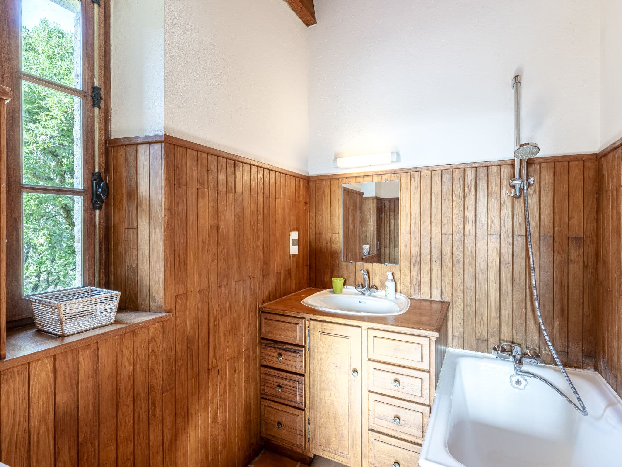 Bathroom / Wellness