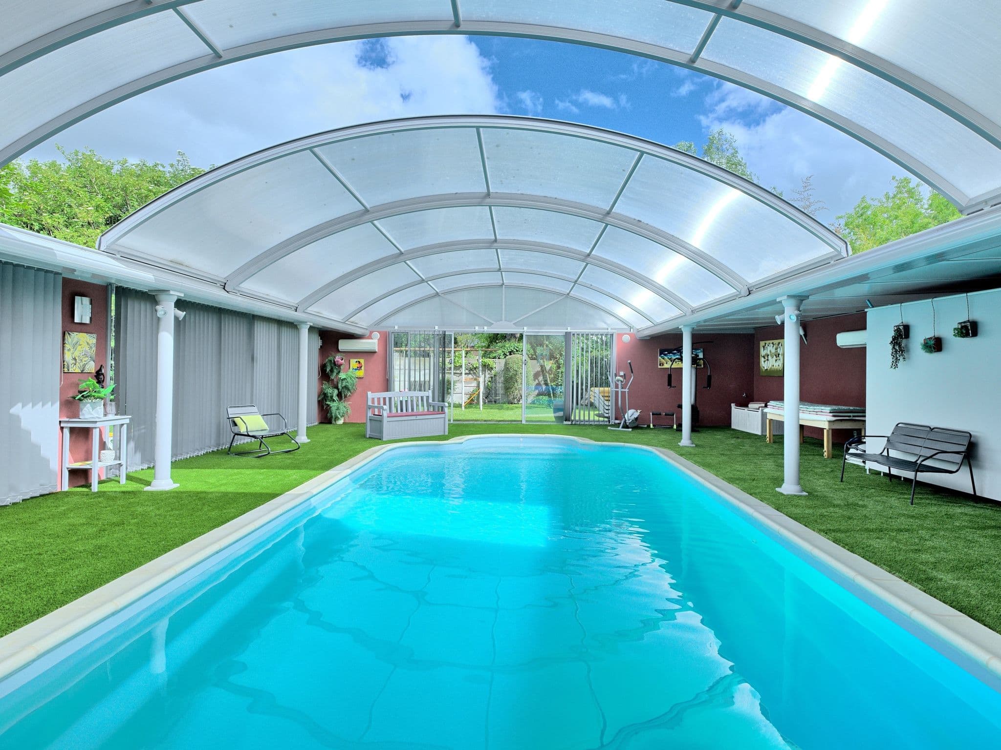 Pool Indoor