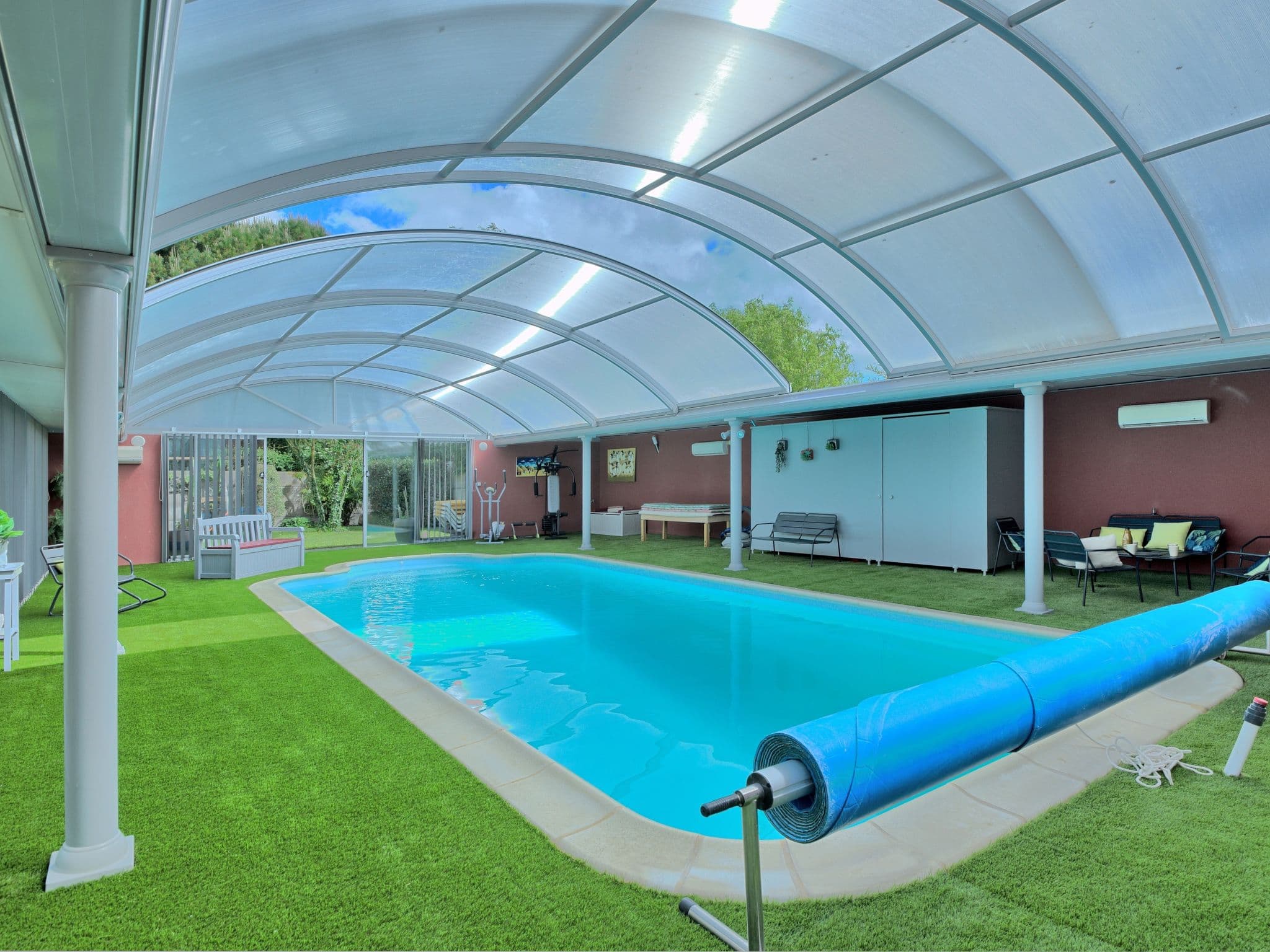 Pool Indoor