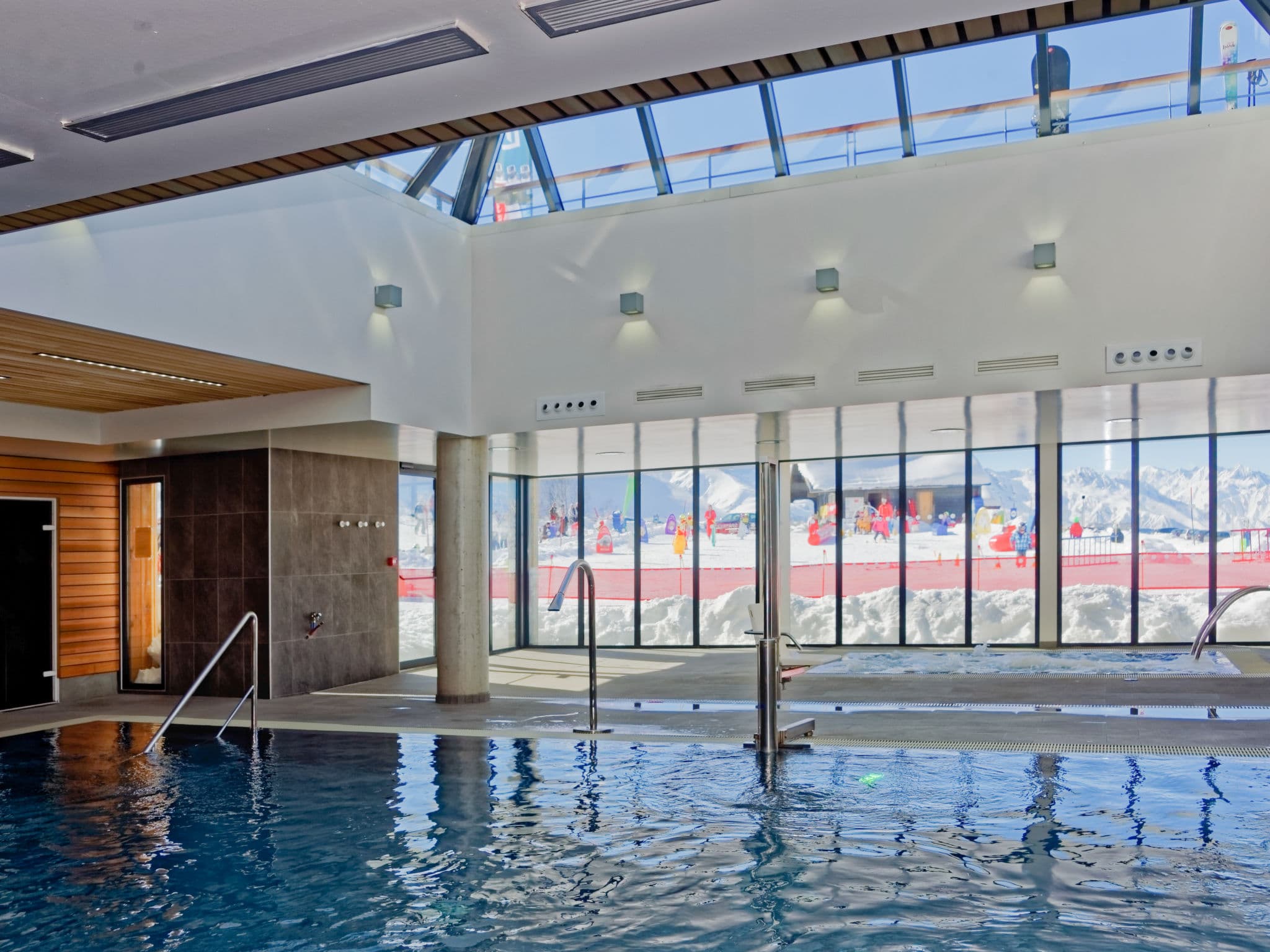 Pool Indoor
