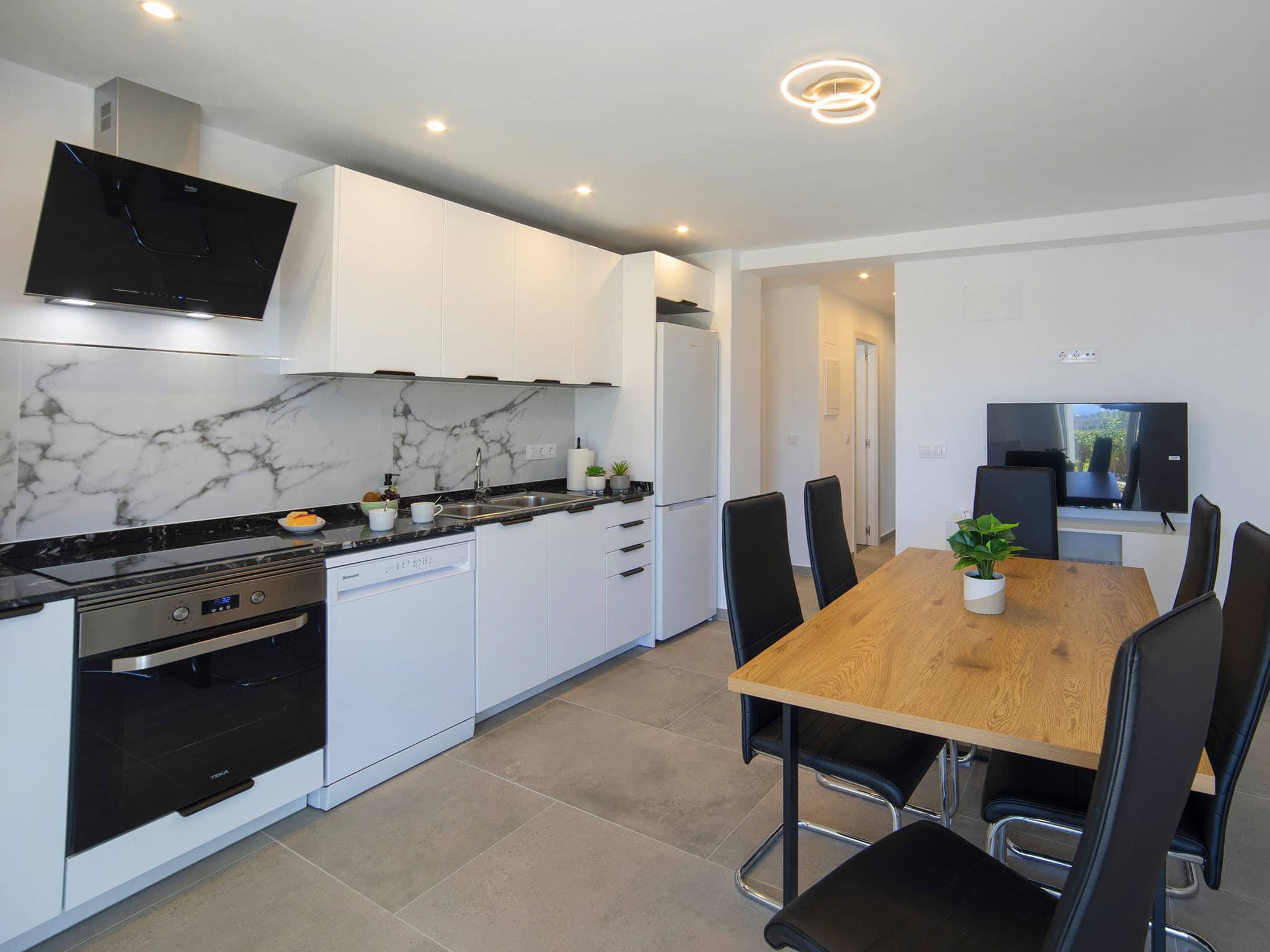 Kitchen / Dining Room