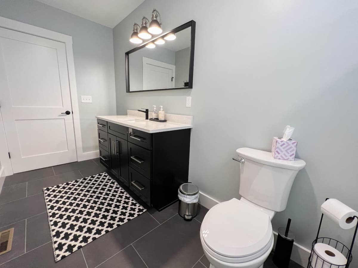 2nd full high end bathroom