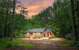 MOOSE CABIN | 5-Star Maine Experience | Hot Tub