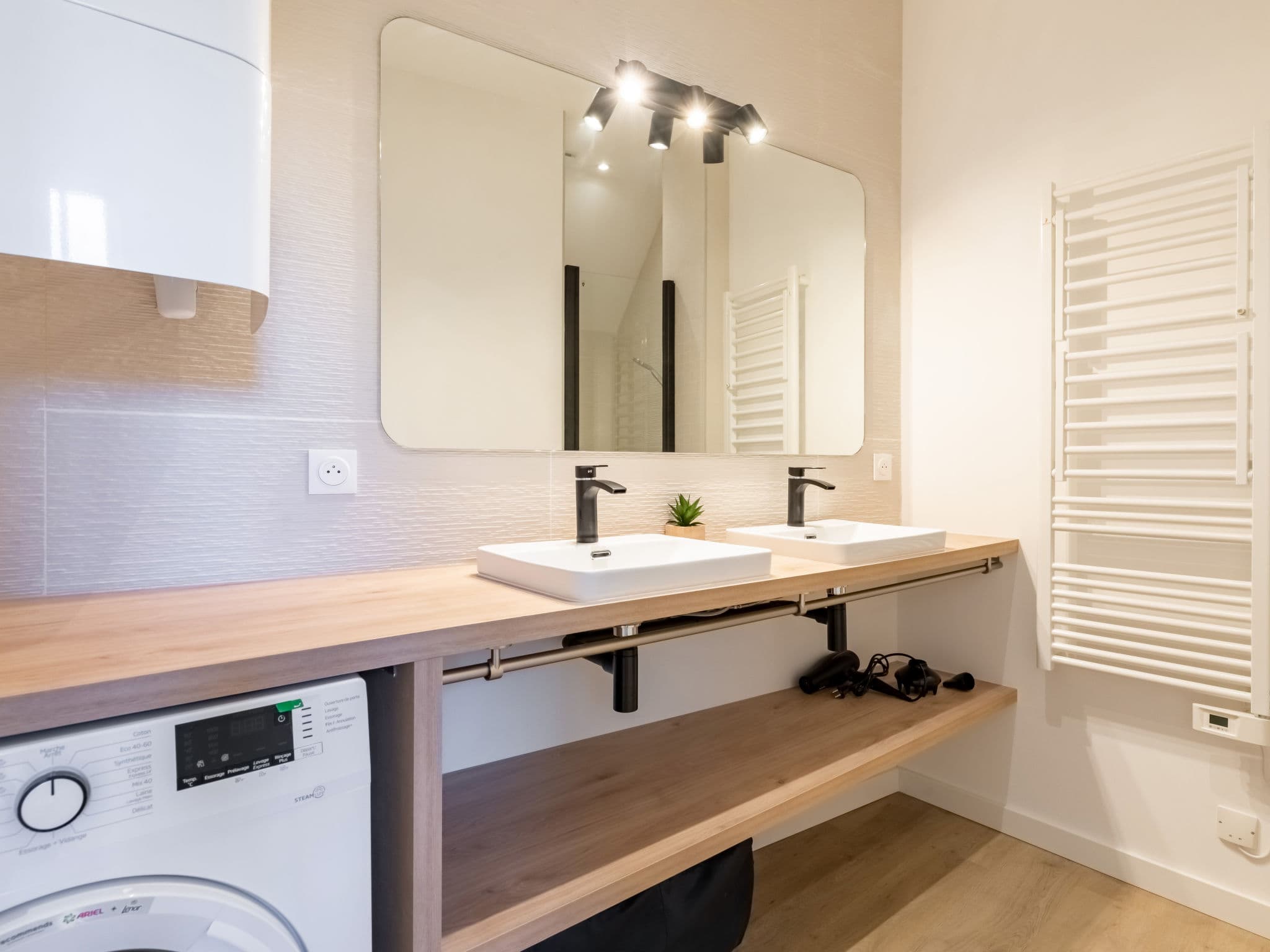 Bathroom / Wellness