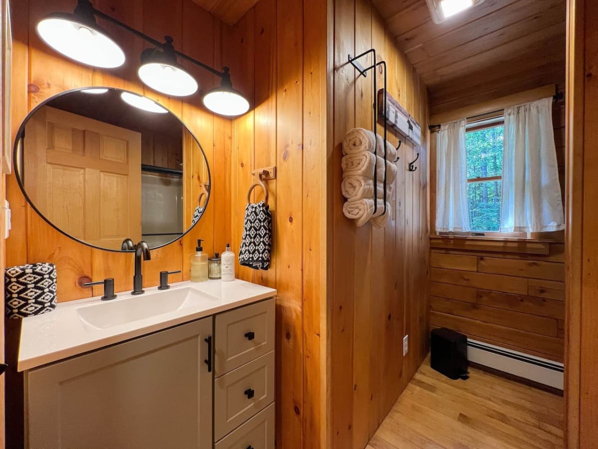 Full bathroom