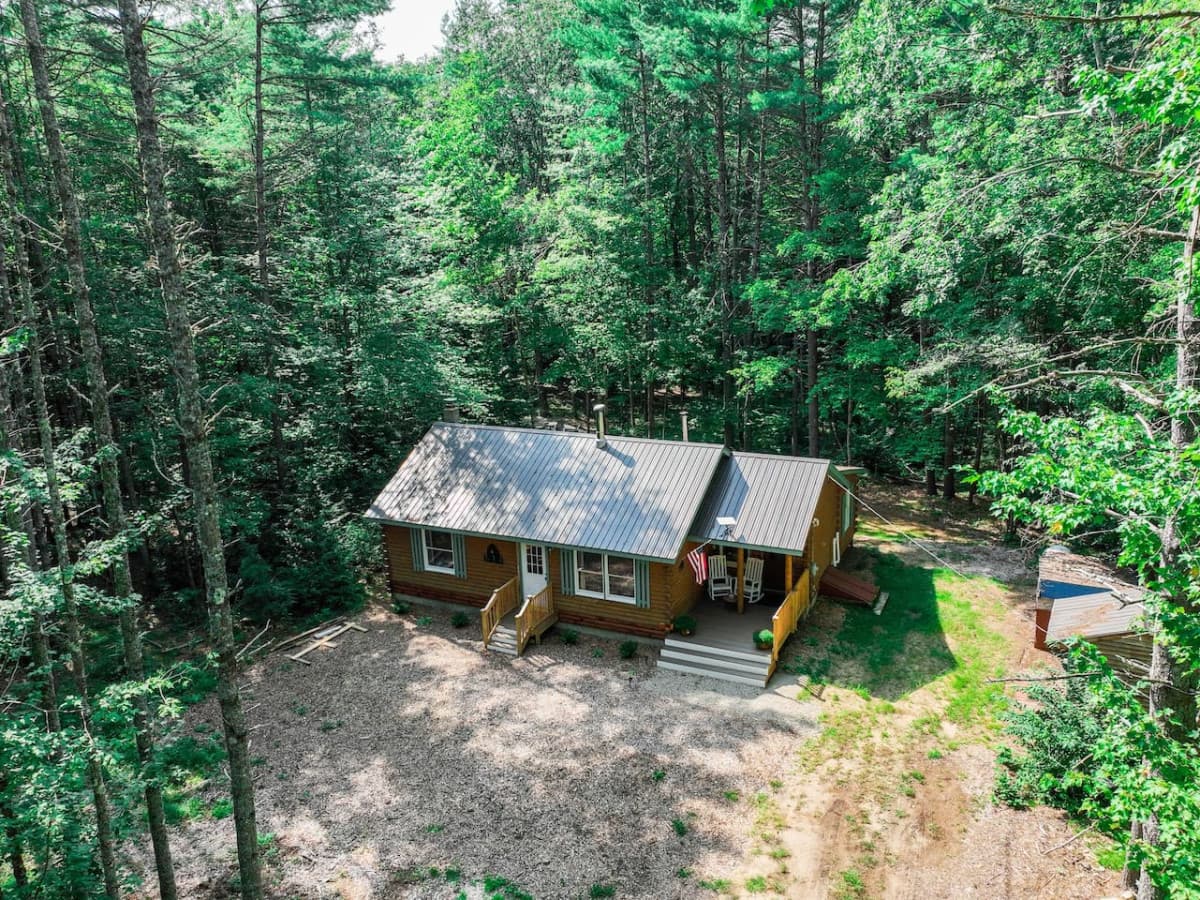 The quintessential Maine cabin - enjoy every minute of this tranquillity
