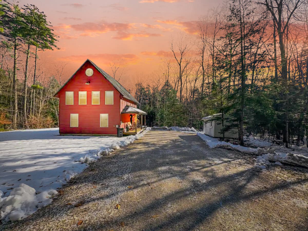 Redwood Retreat | Lake Access | Mountain Getaway