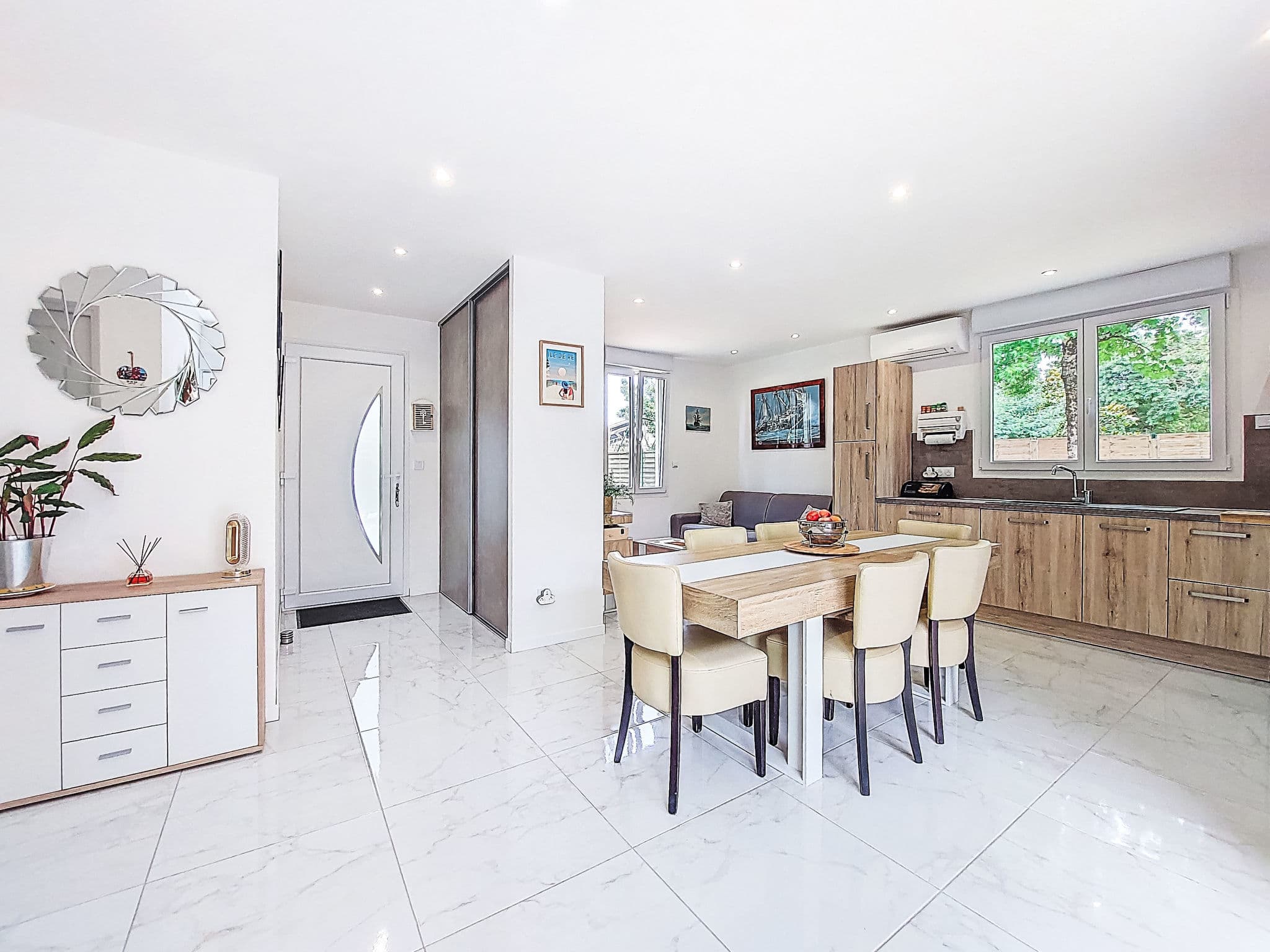 Kitchen / Dining Room
