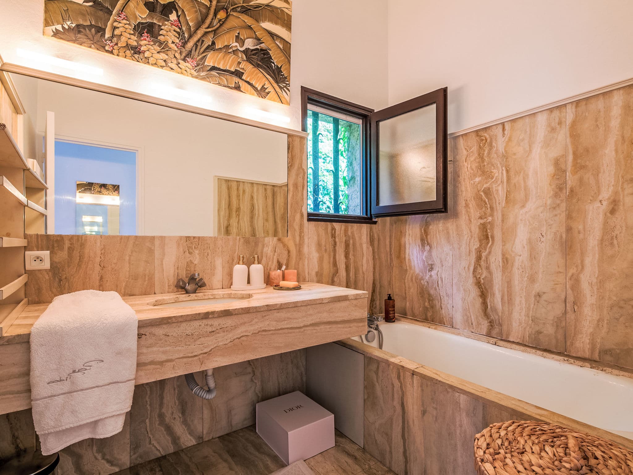 Bathroom / Wellness