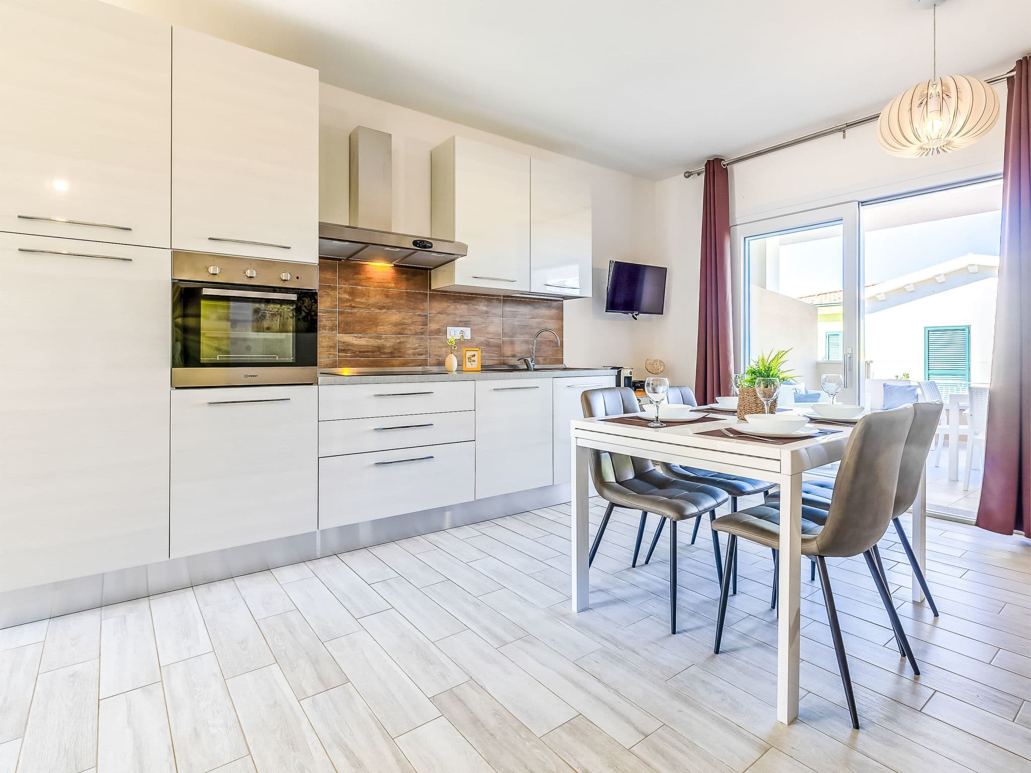 Kitchen / Dining Room