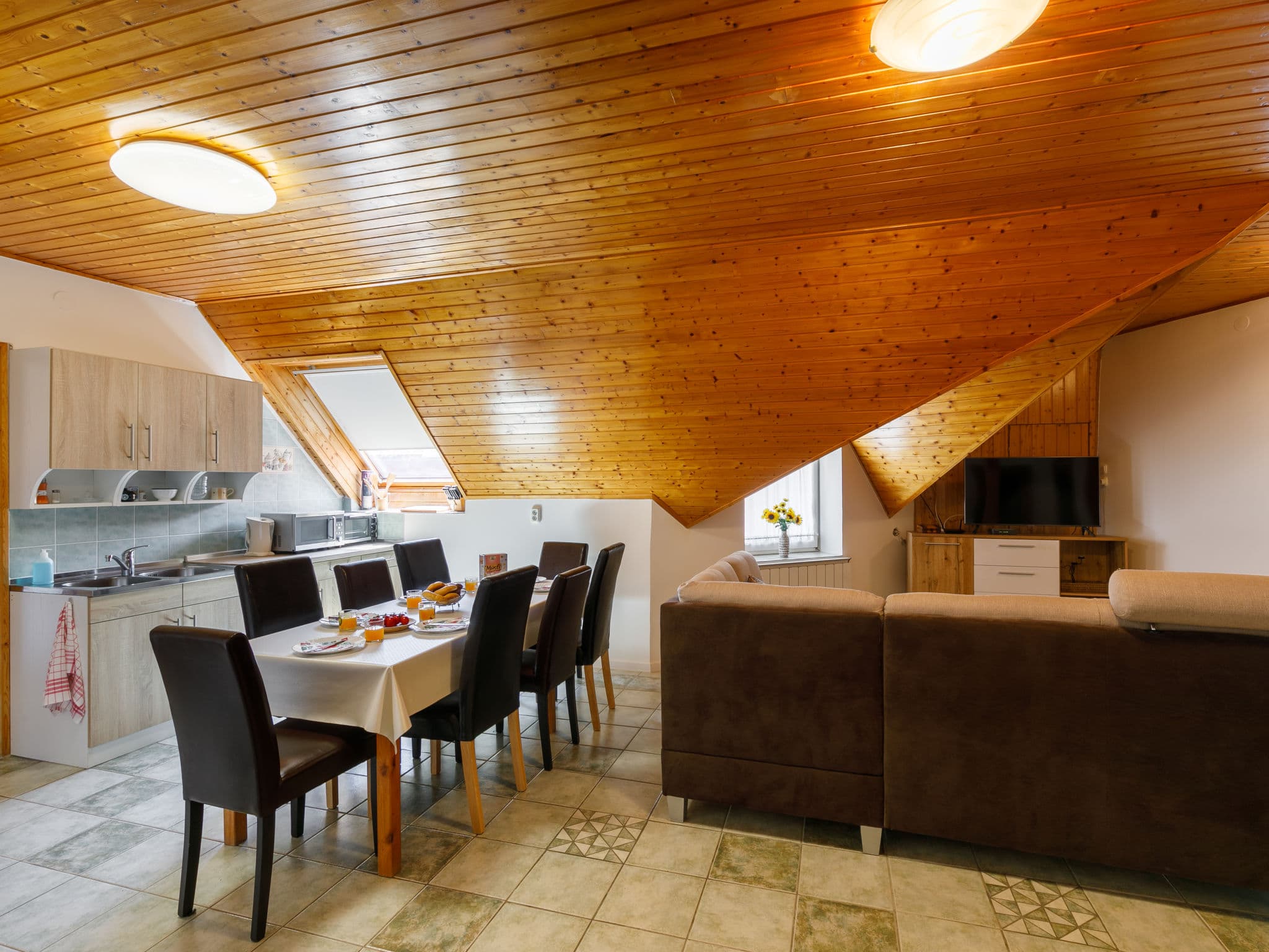 Kitchen / Dining Room