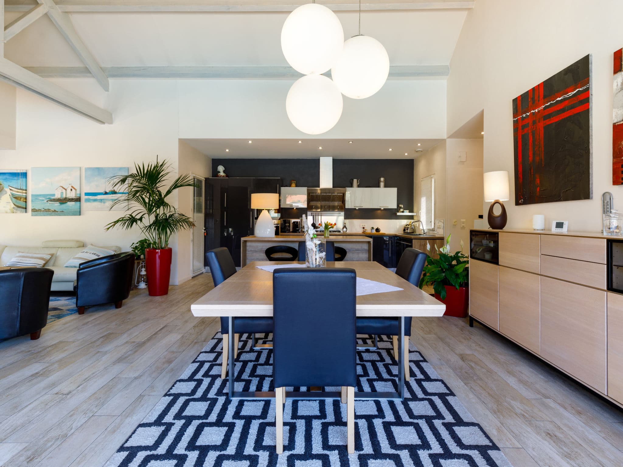 Kitchen / Dining Room