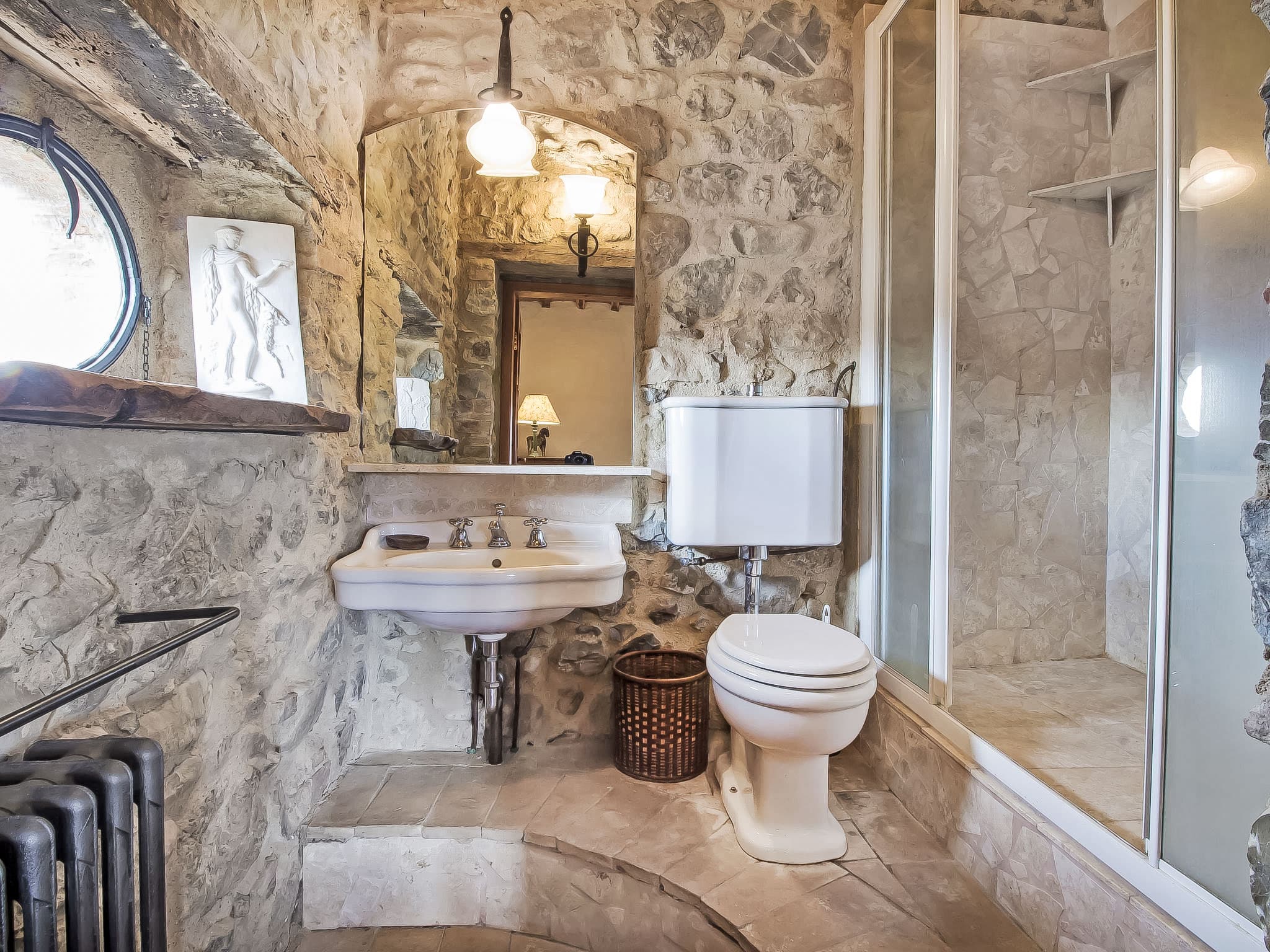 Bathroom / Wellness