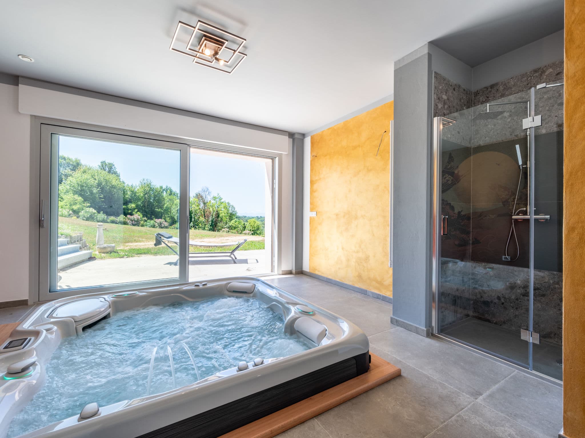 Pool Indoor