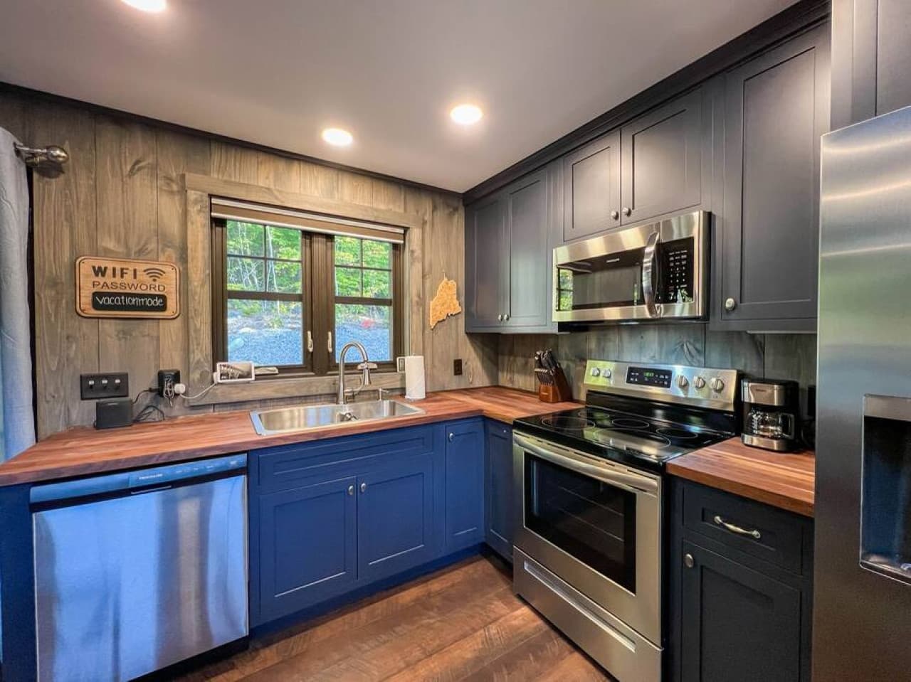 Fully equipped kitchen - ready for cooking