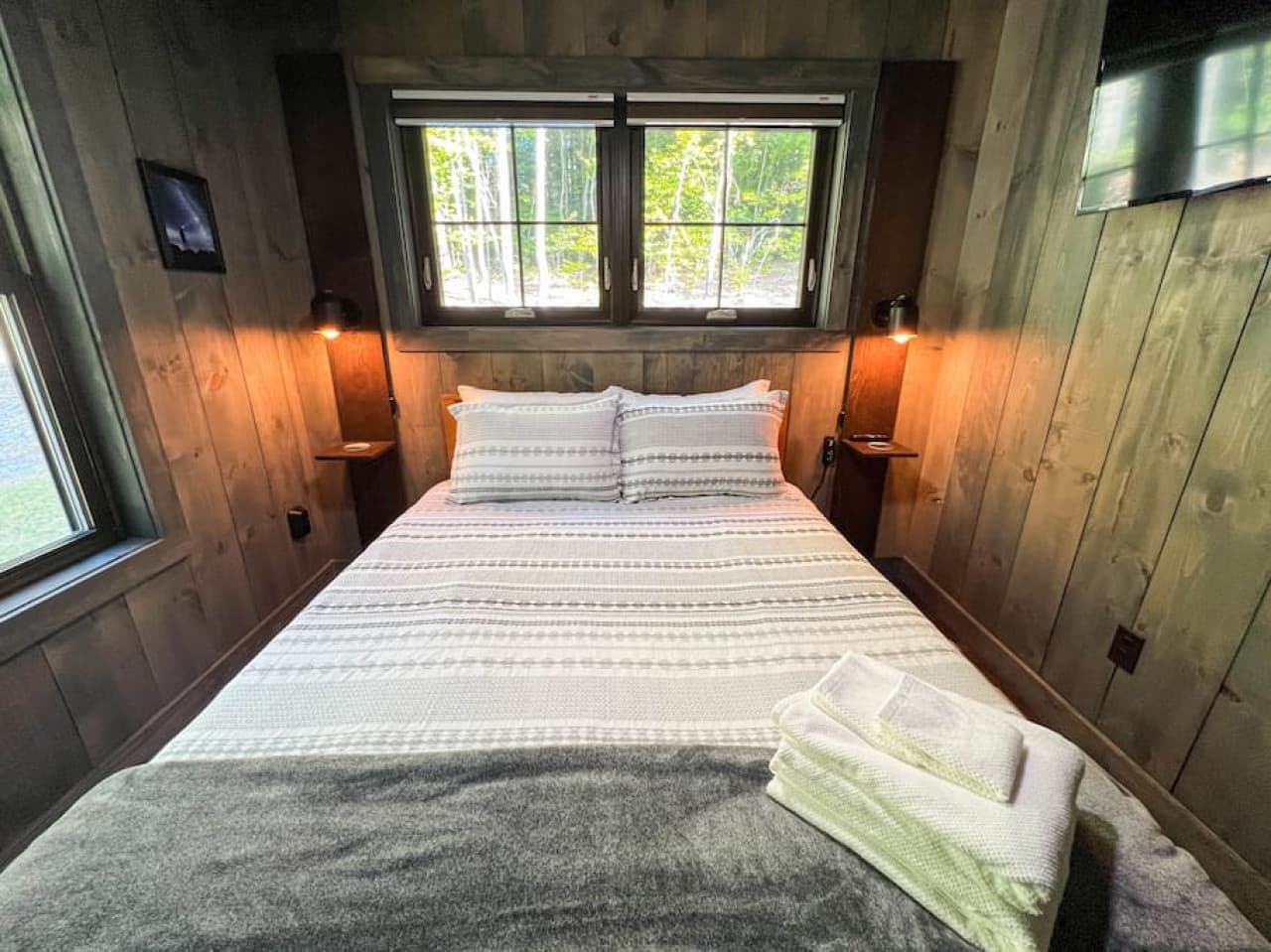 Queen bedroom #2