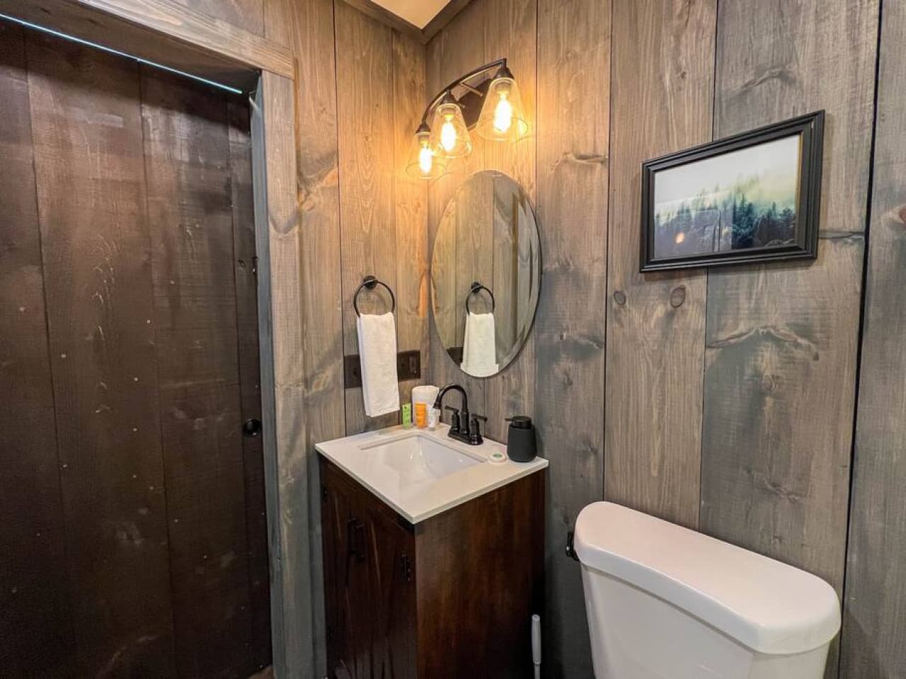 Full bathroom #2