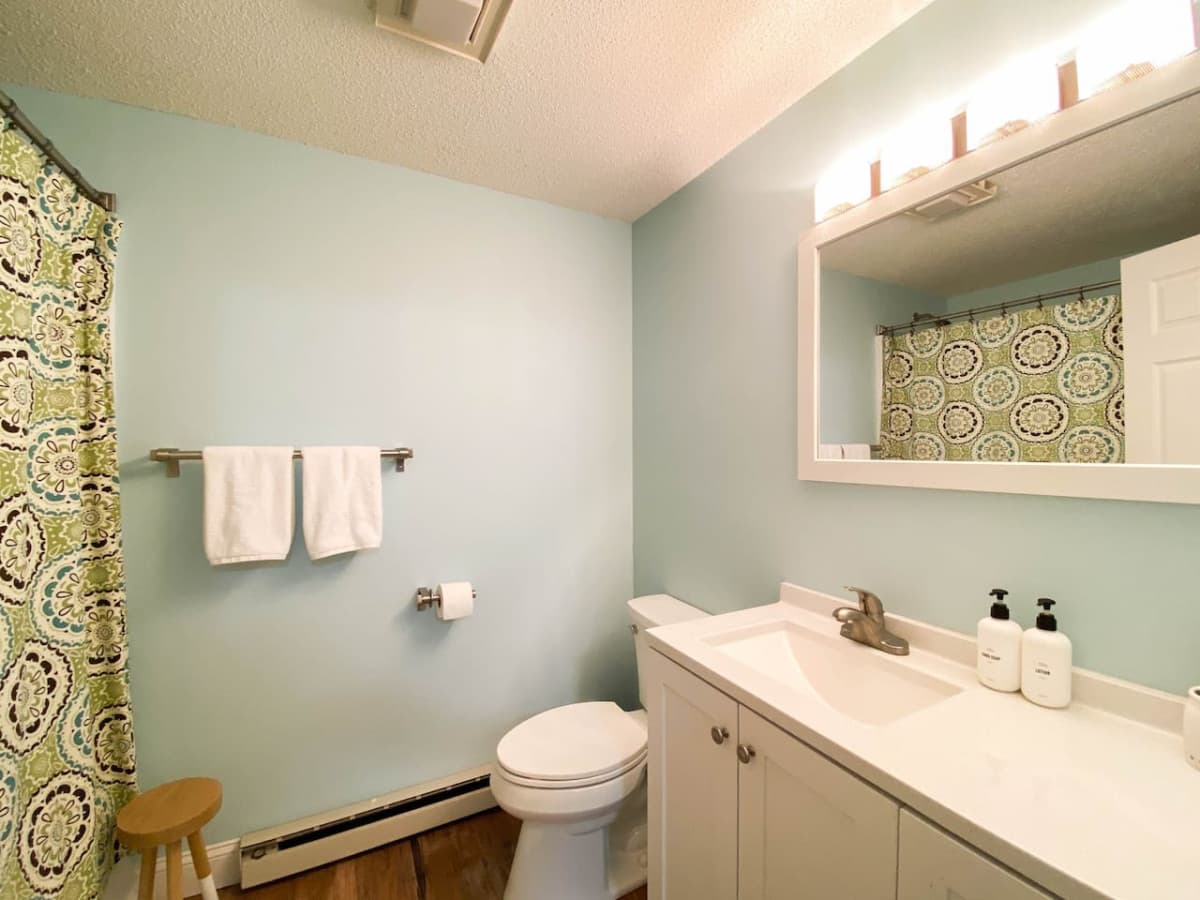 Full bathroom on 2nd floor. There is an adjacent linen closet stocked with towels and extra blankets.