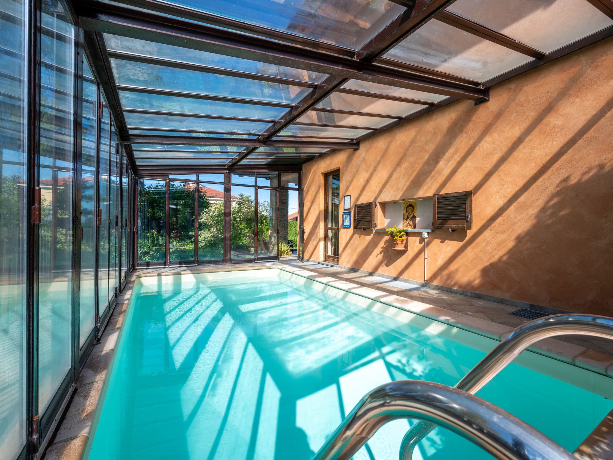 Pool Indoor