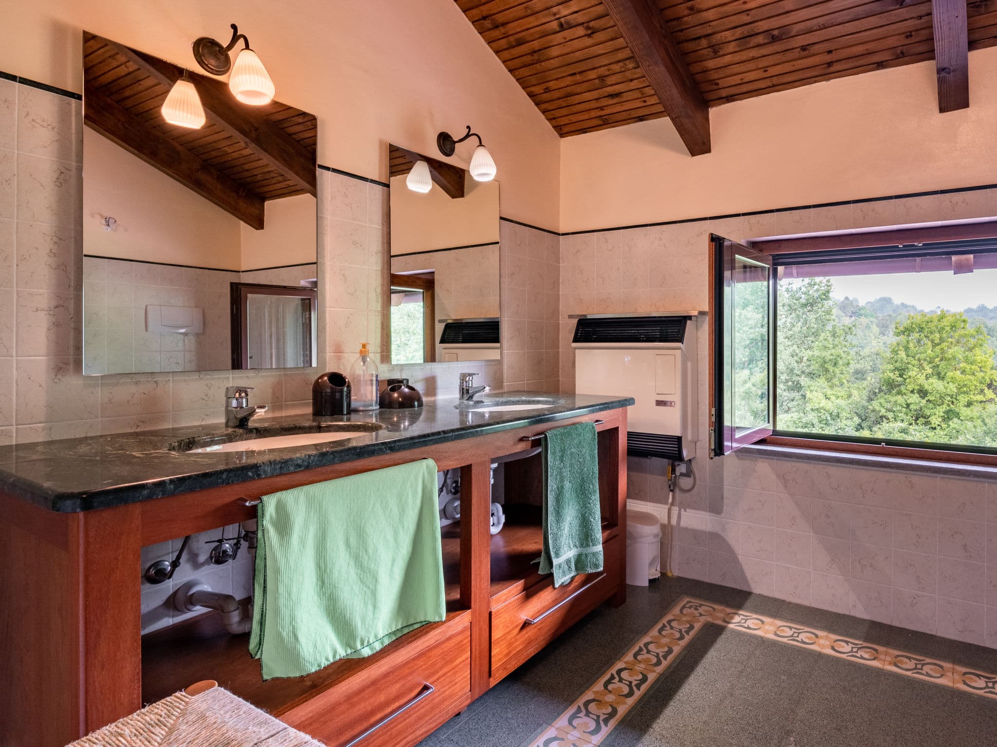 Bathroom / Wellness