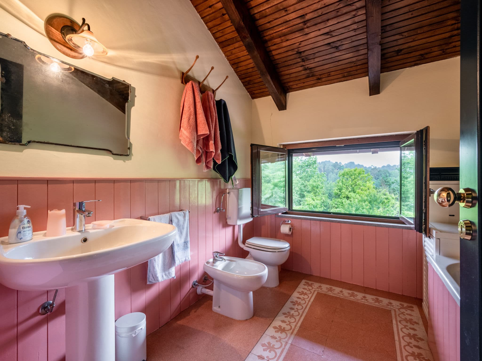 Bathroom / Wellness