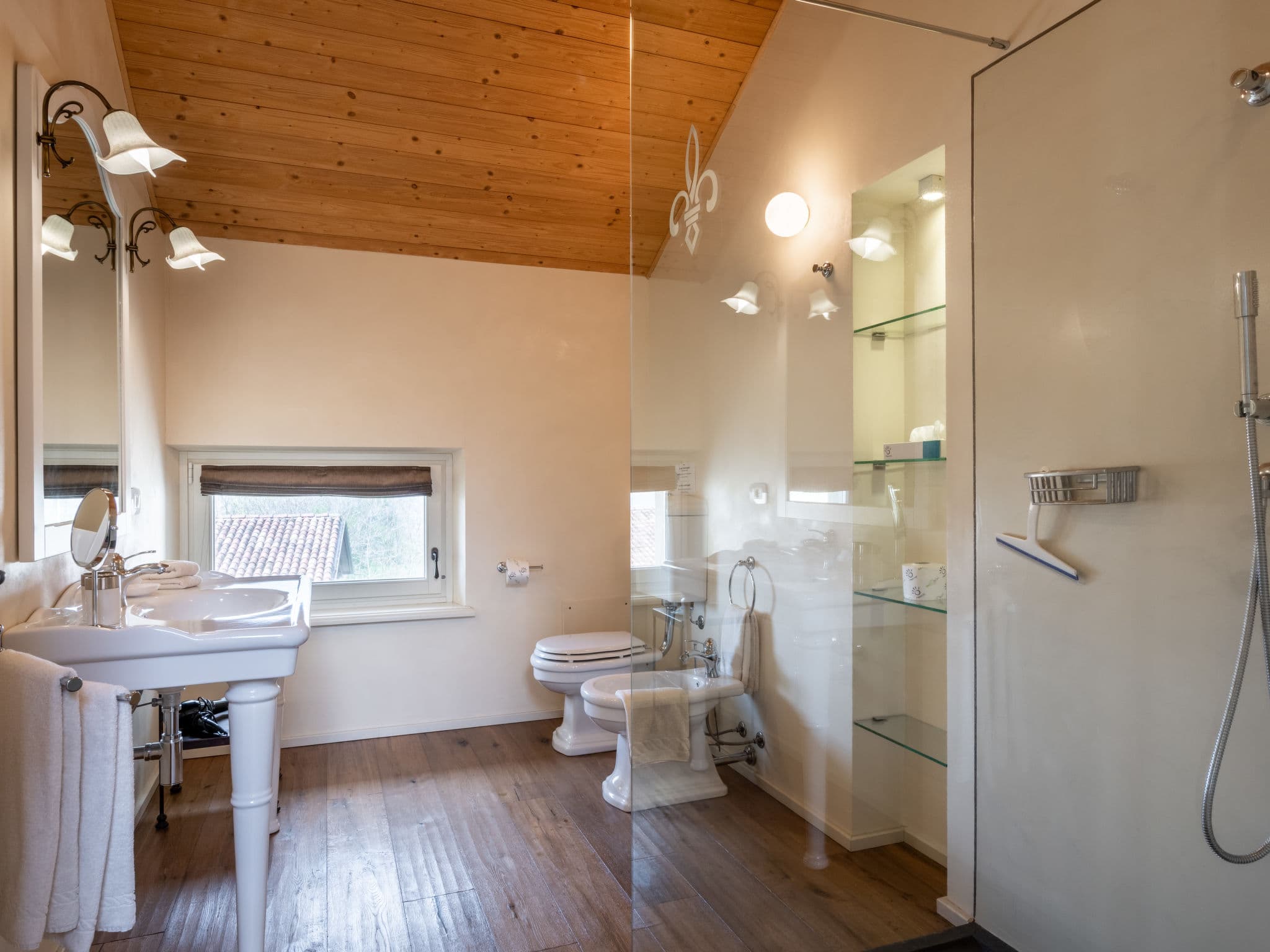 Bathroom / Wellness