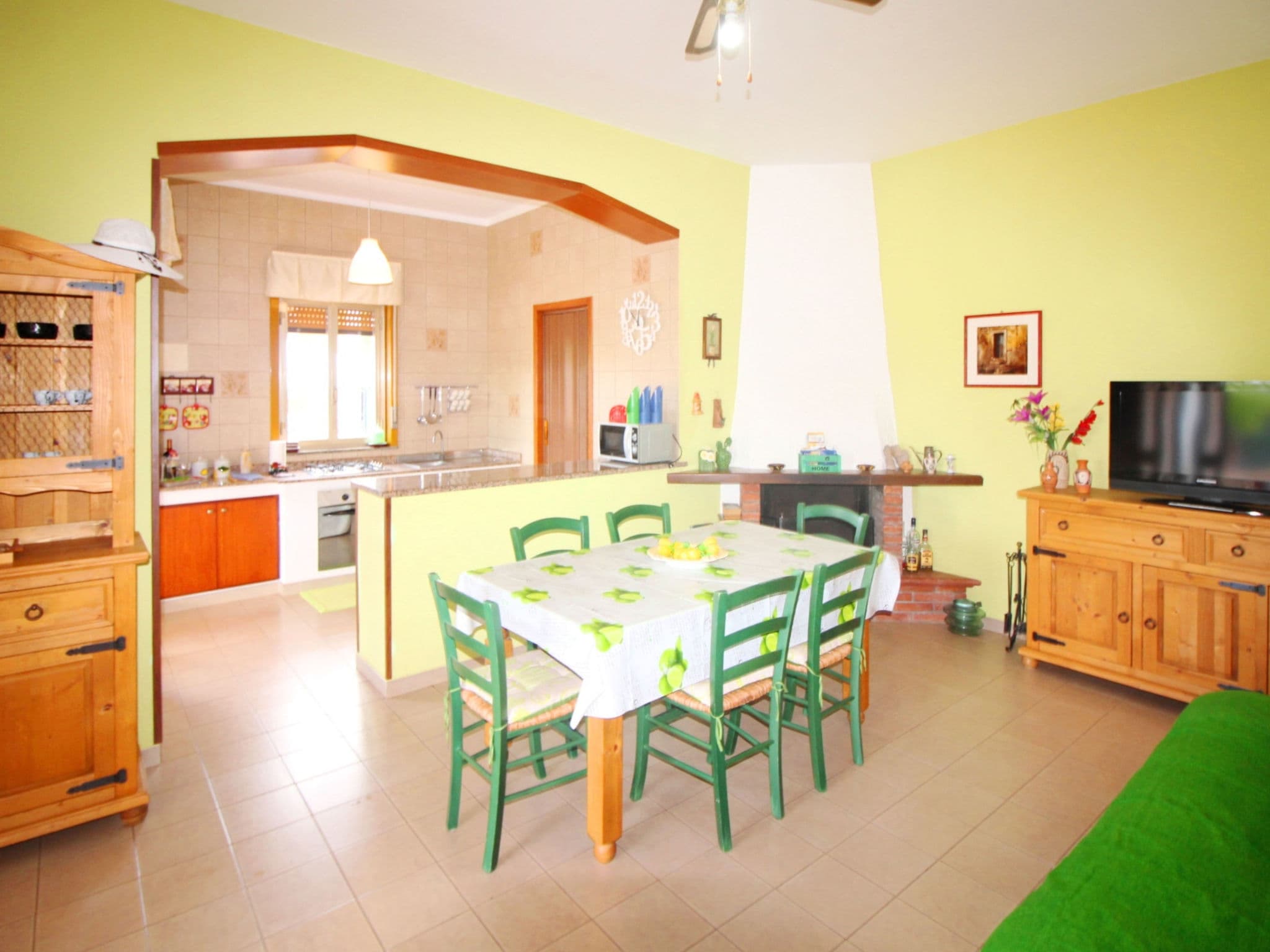 Kitchen / Dining Room