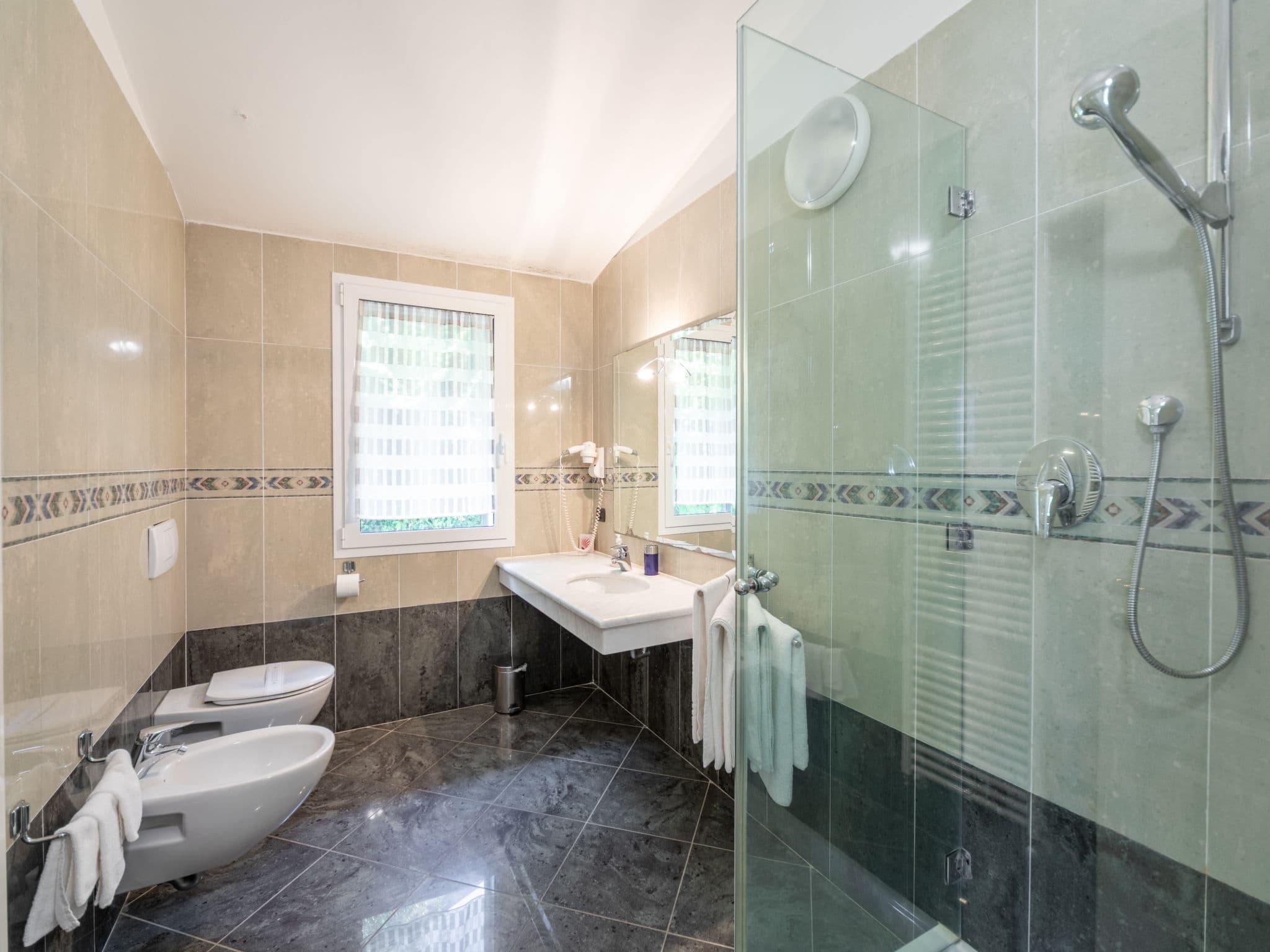 Bathroom / Wellness