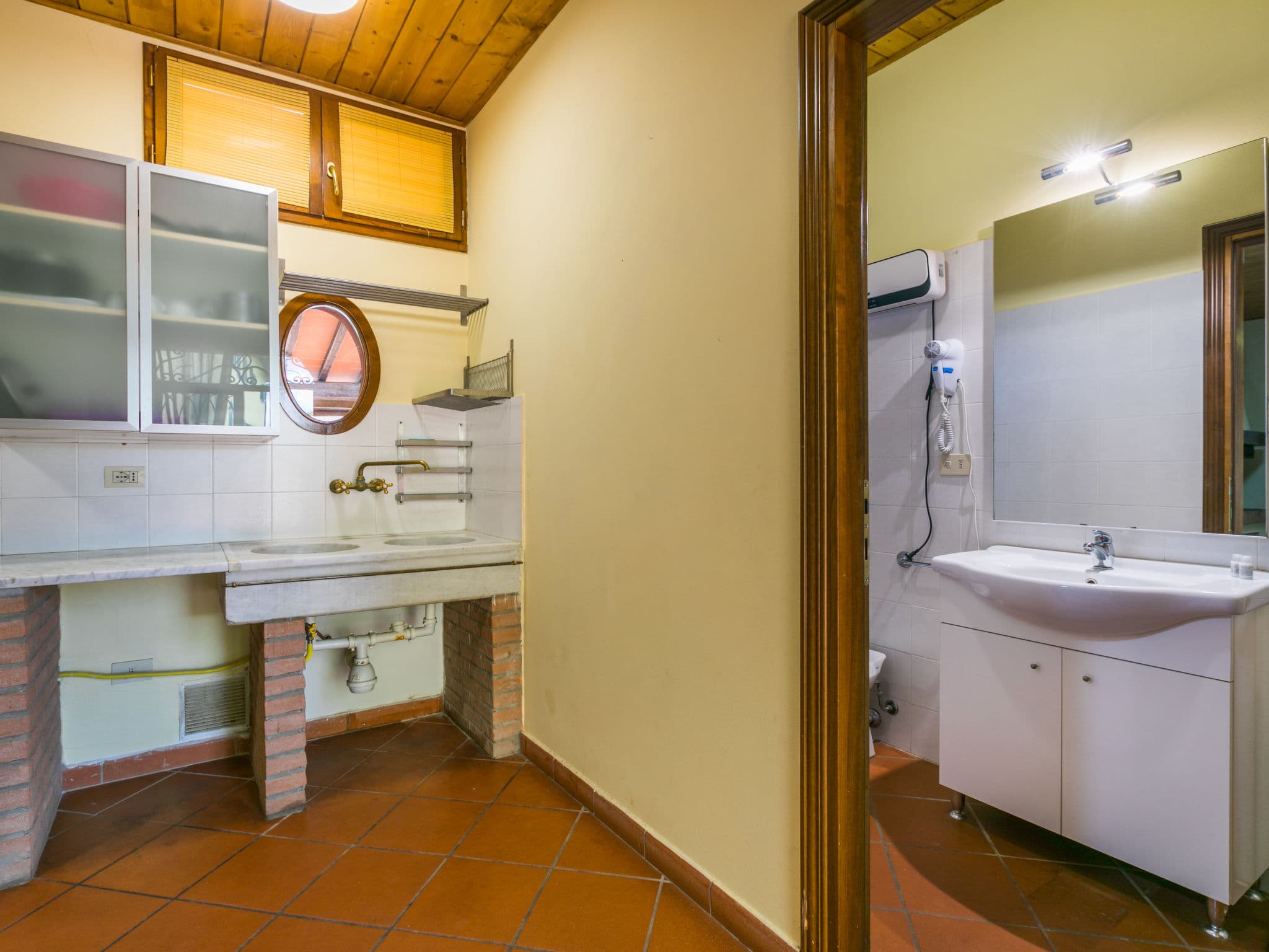 Bathroom / Wellness
