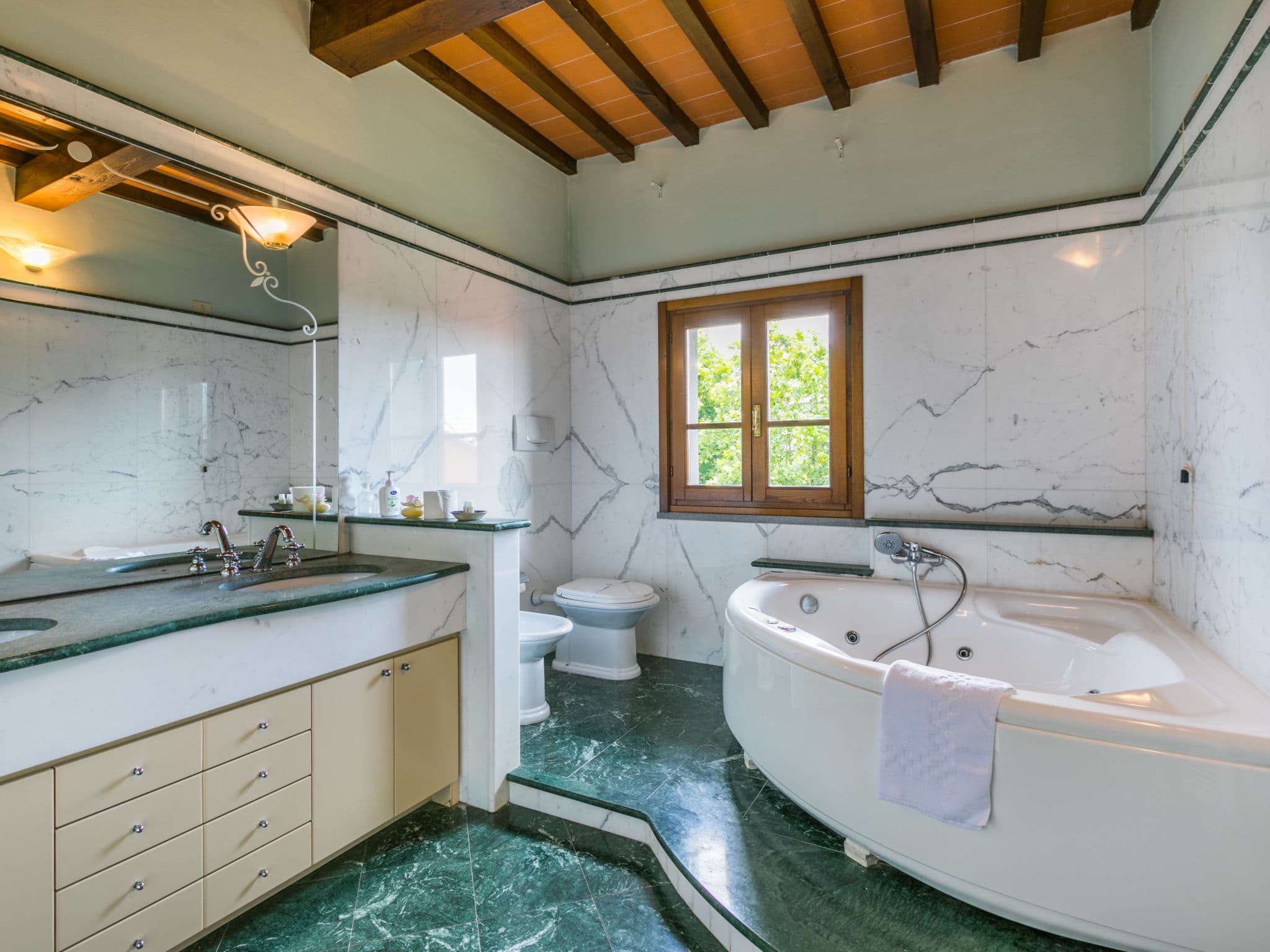 Bathroom / Wellness