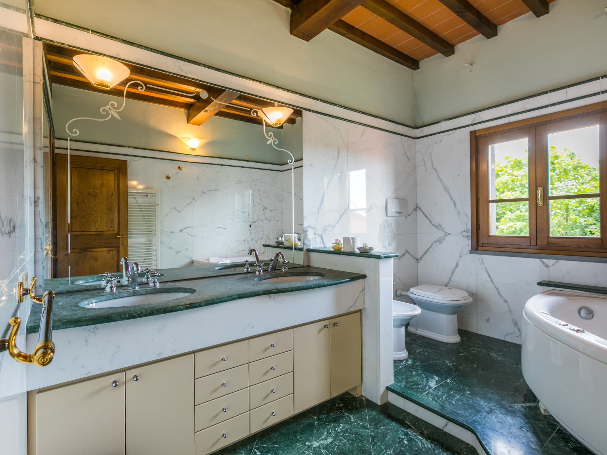 Bathroom / Wellness