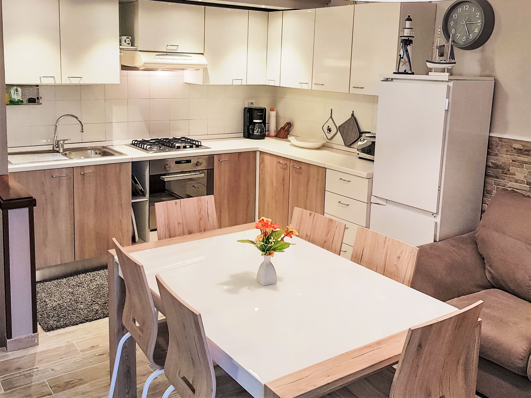 Kitchen / Dining Room